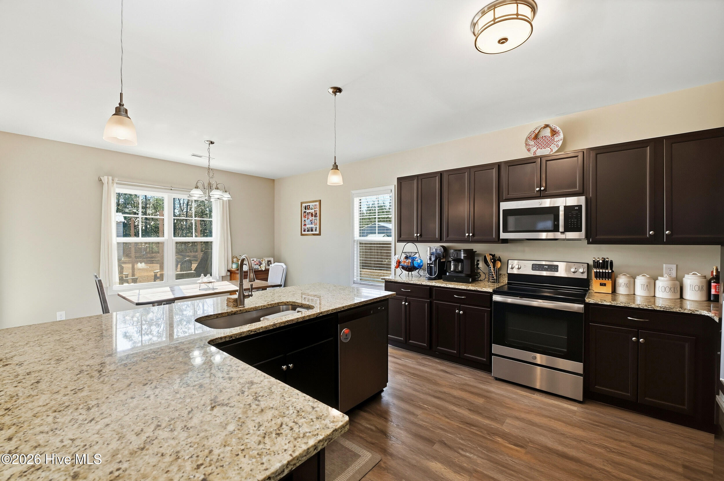 35 W Waverly Drive, Burgaw, NC 28425 – photo 10: 14_35 w waverly dr-00014
