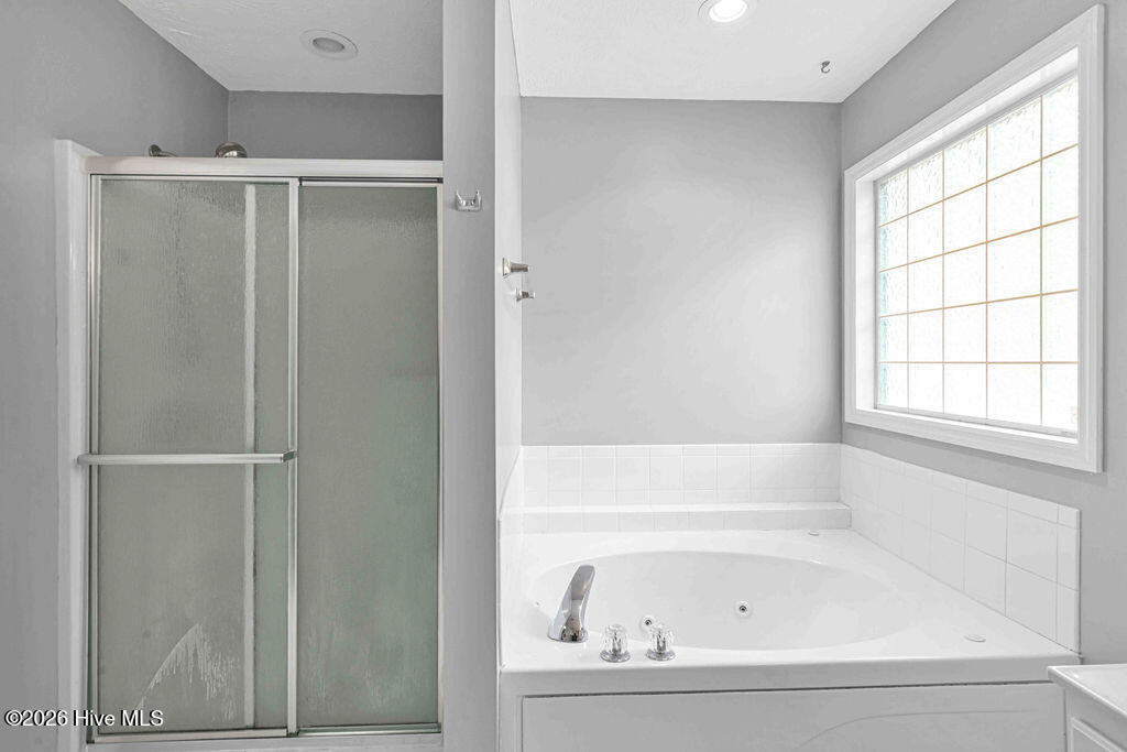 100557733 | Photo 40