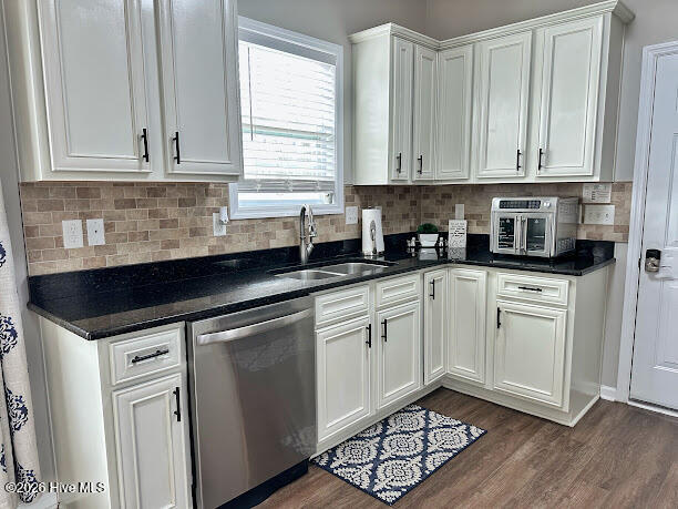 100560235 | Photo 24