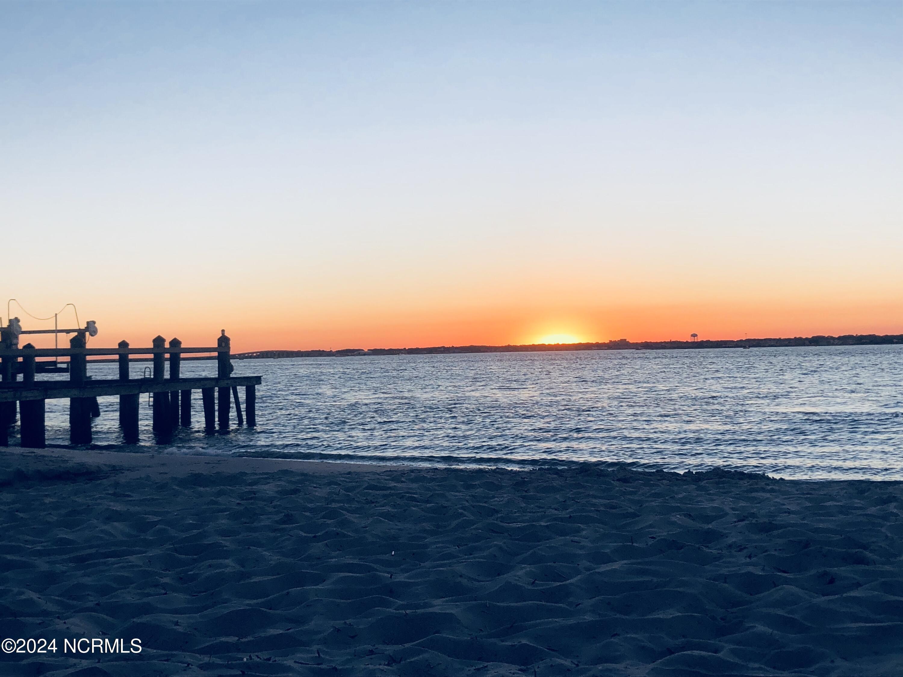 100544330 | Photo 38