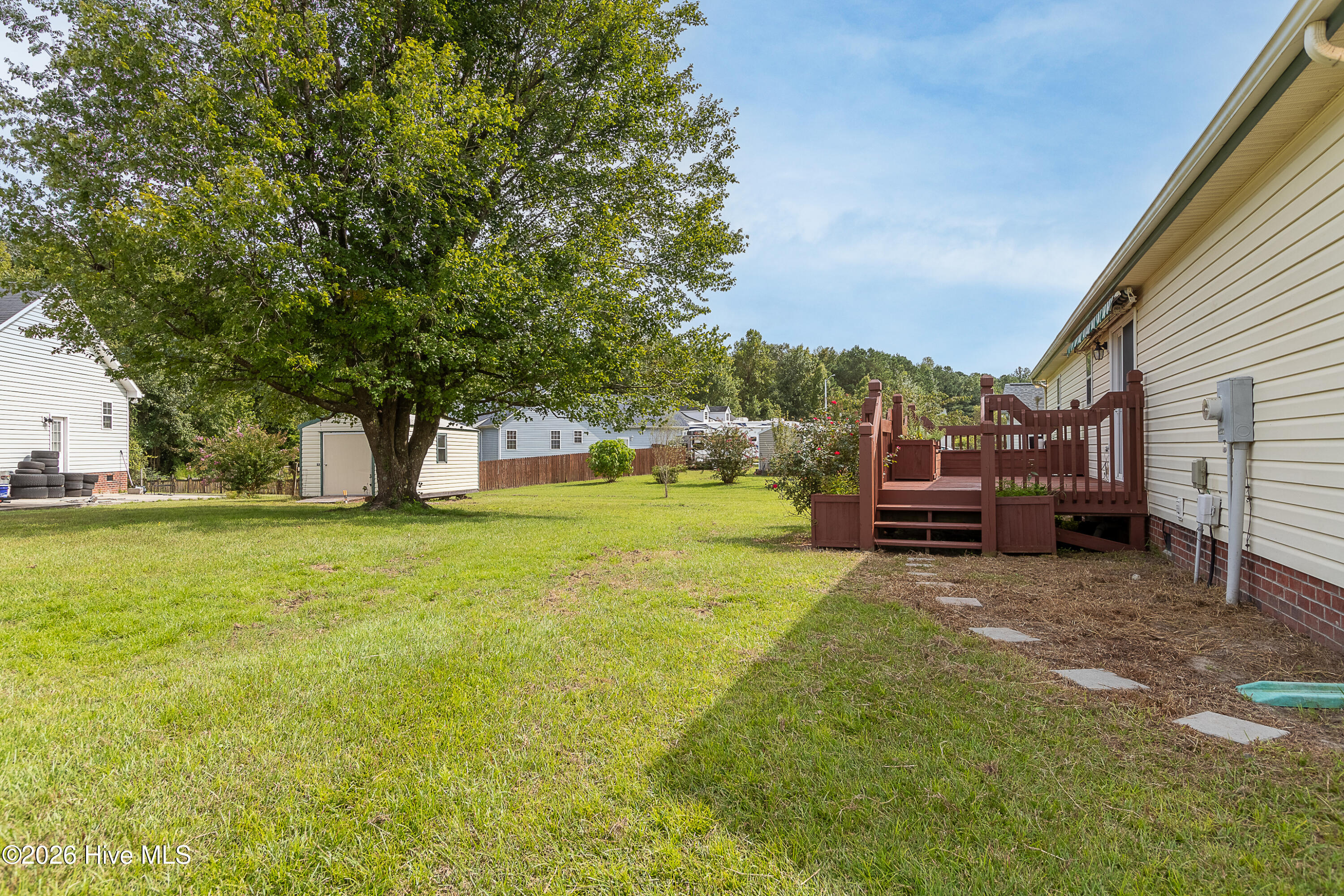 100562403 | Photo 24