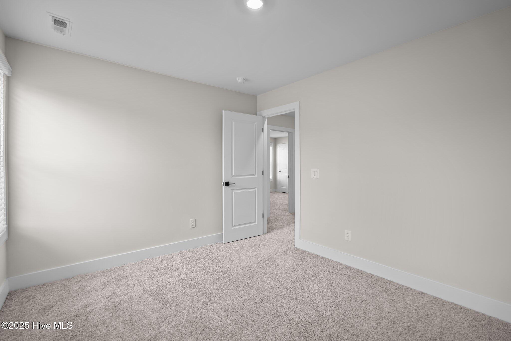 100541111 | Photo 26