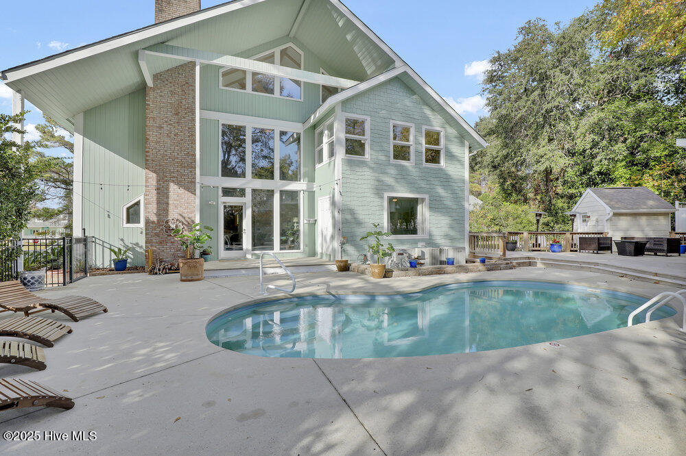 100542503 | Photo 40