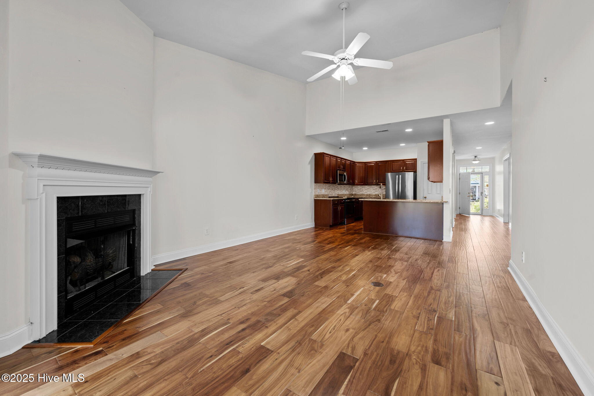 100535127 | Photo 16