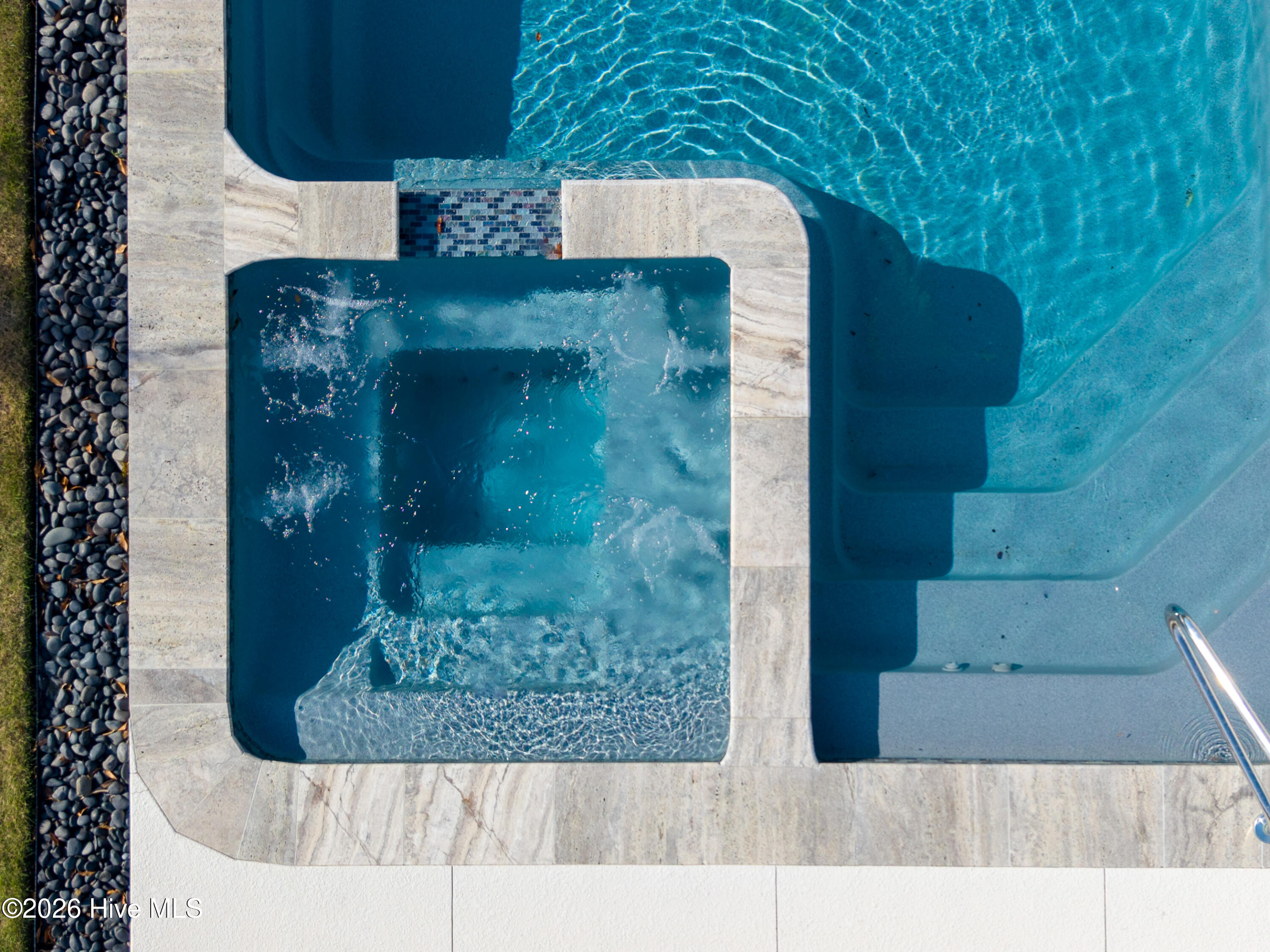 100562941 | Photo 59