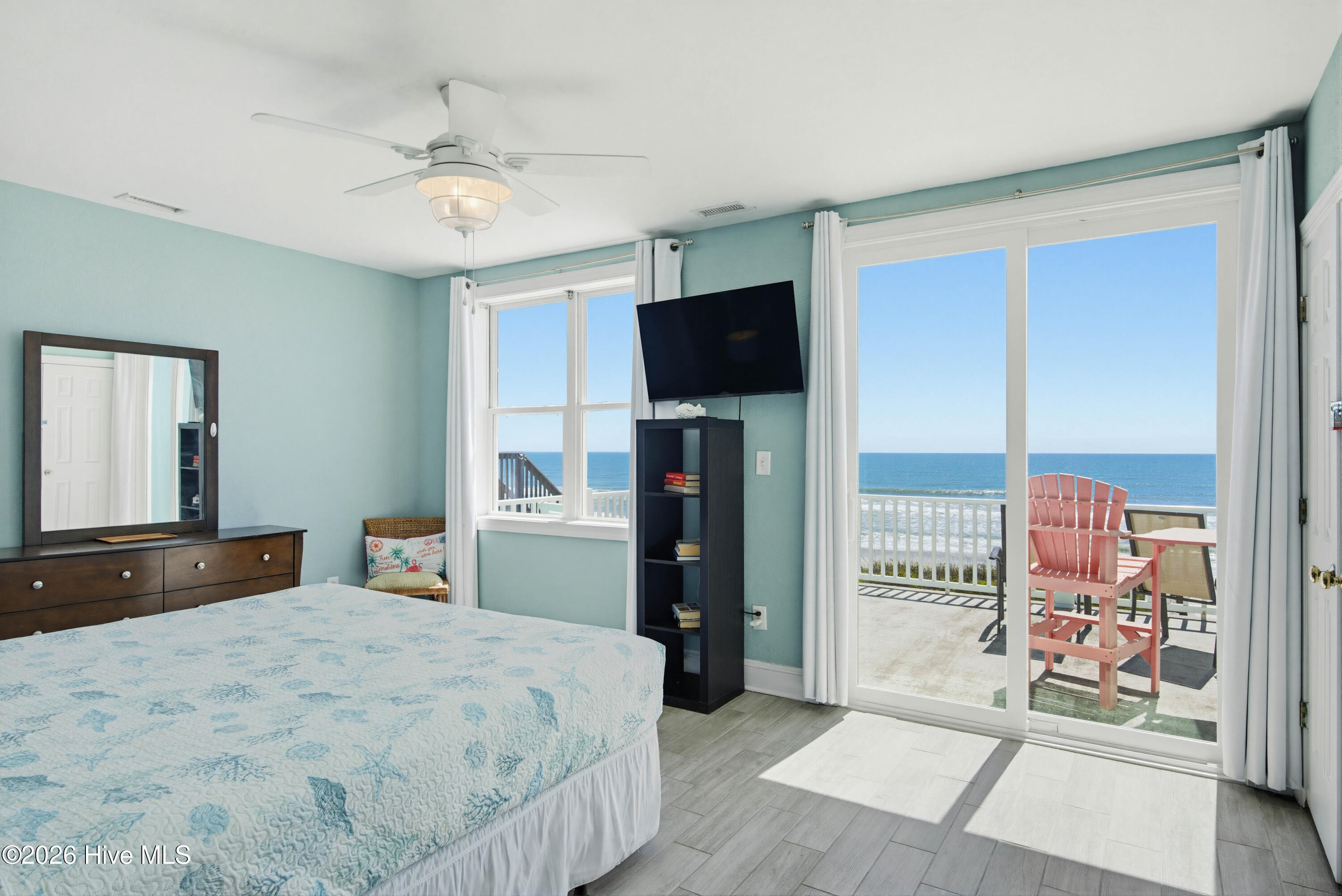 100566457 | Photo 34