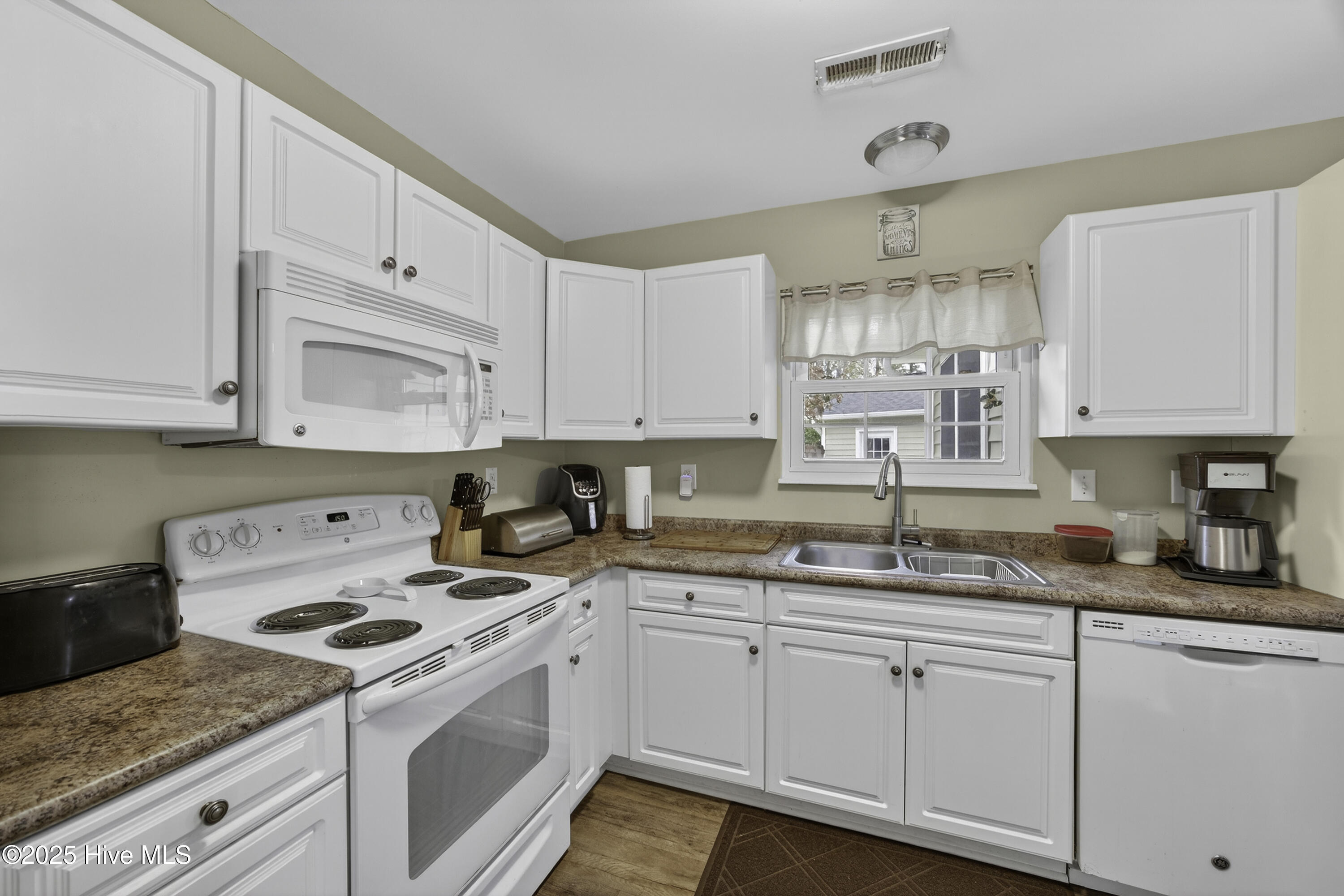 100544065 | Photo 22