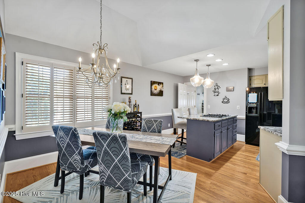 100515391 | Photo 11