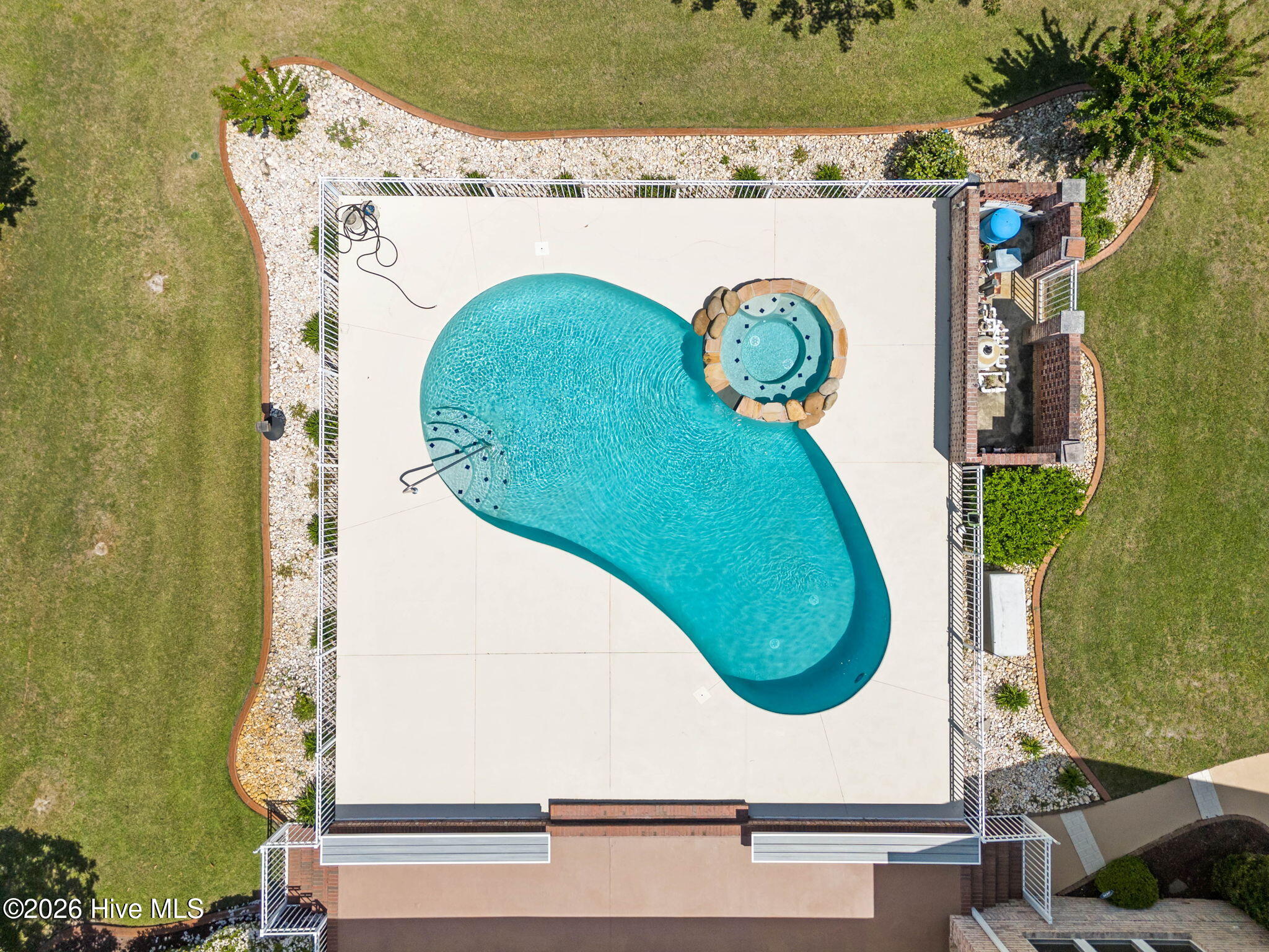 100567537 | Photo 84