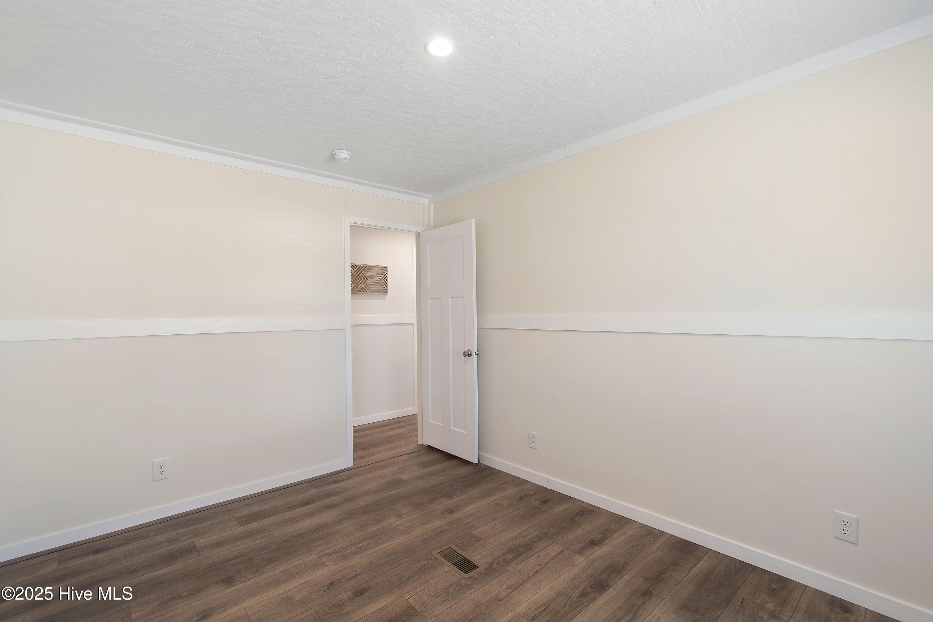 100541882 | Photo 17