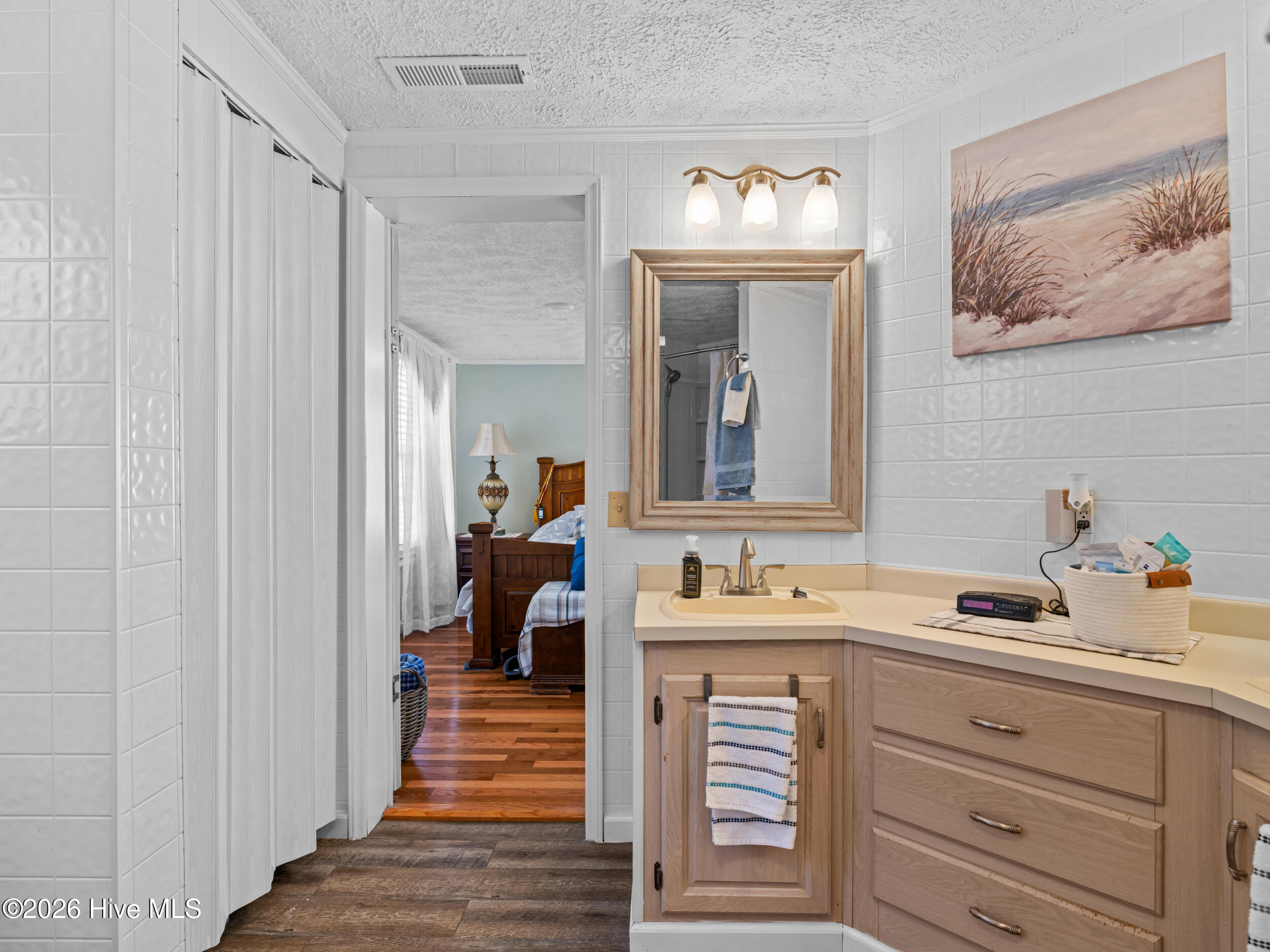 100556387 | Photo 36