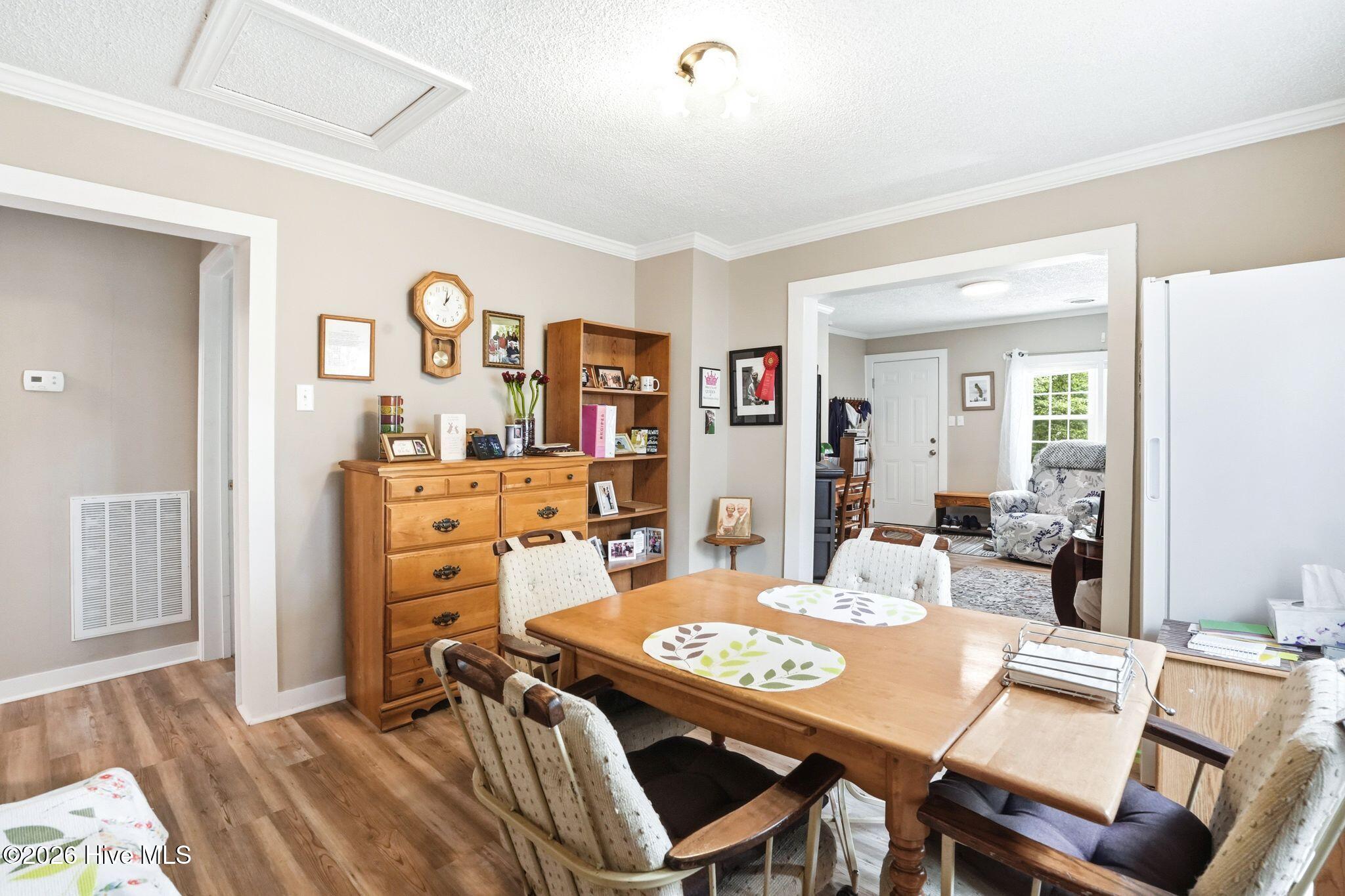 100565882 | Photo 14