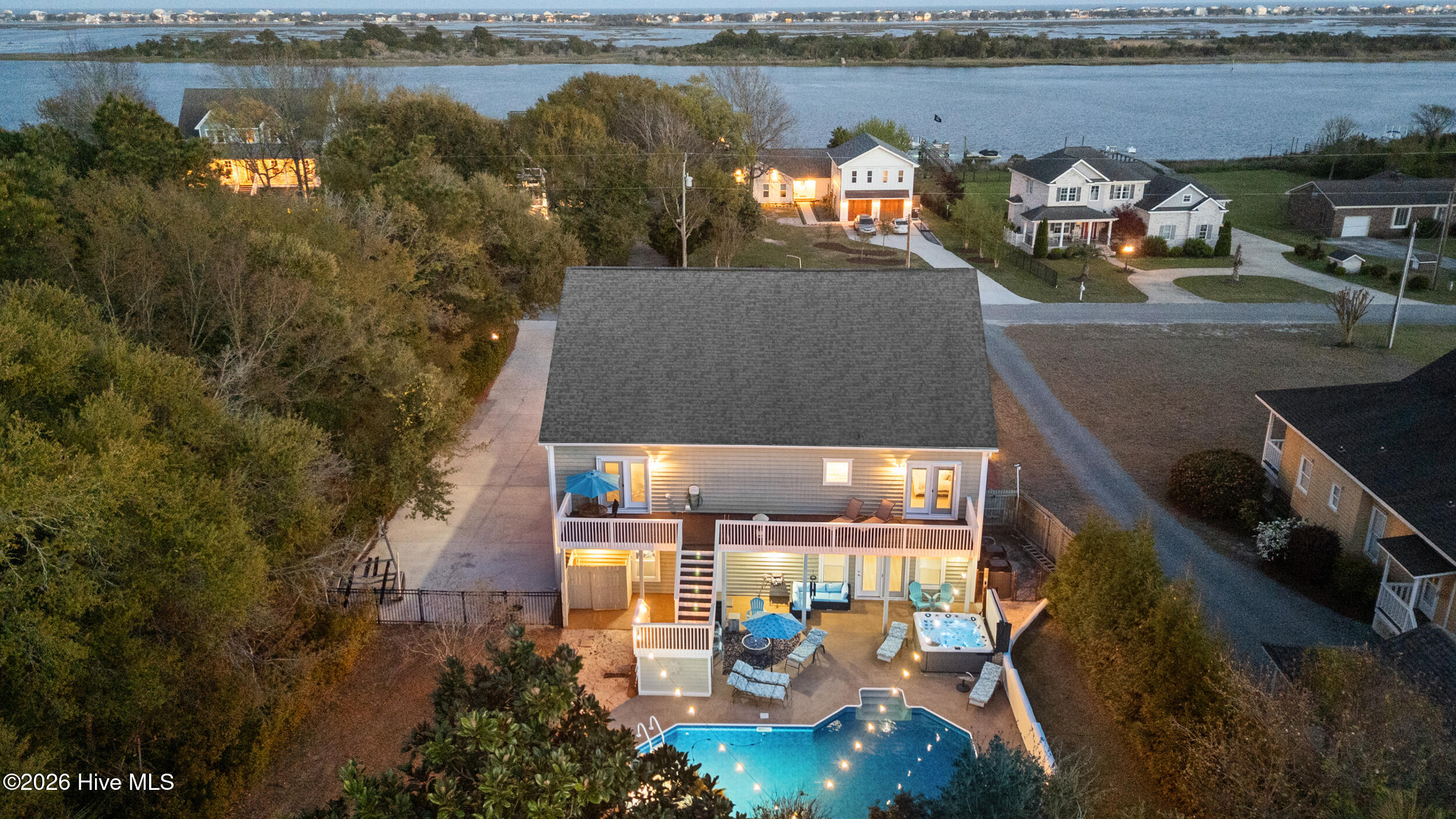 100567542 | Photo 97