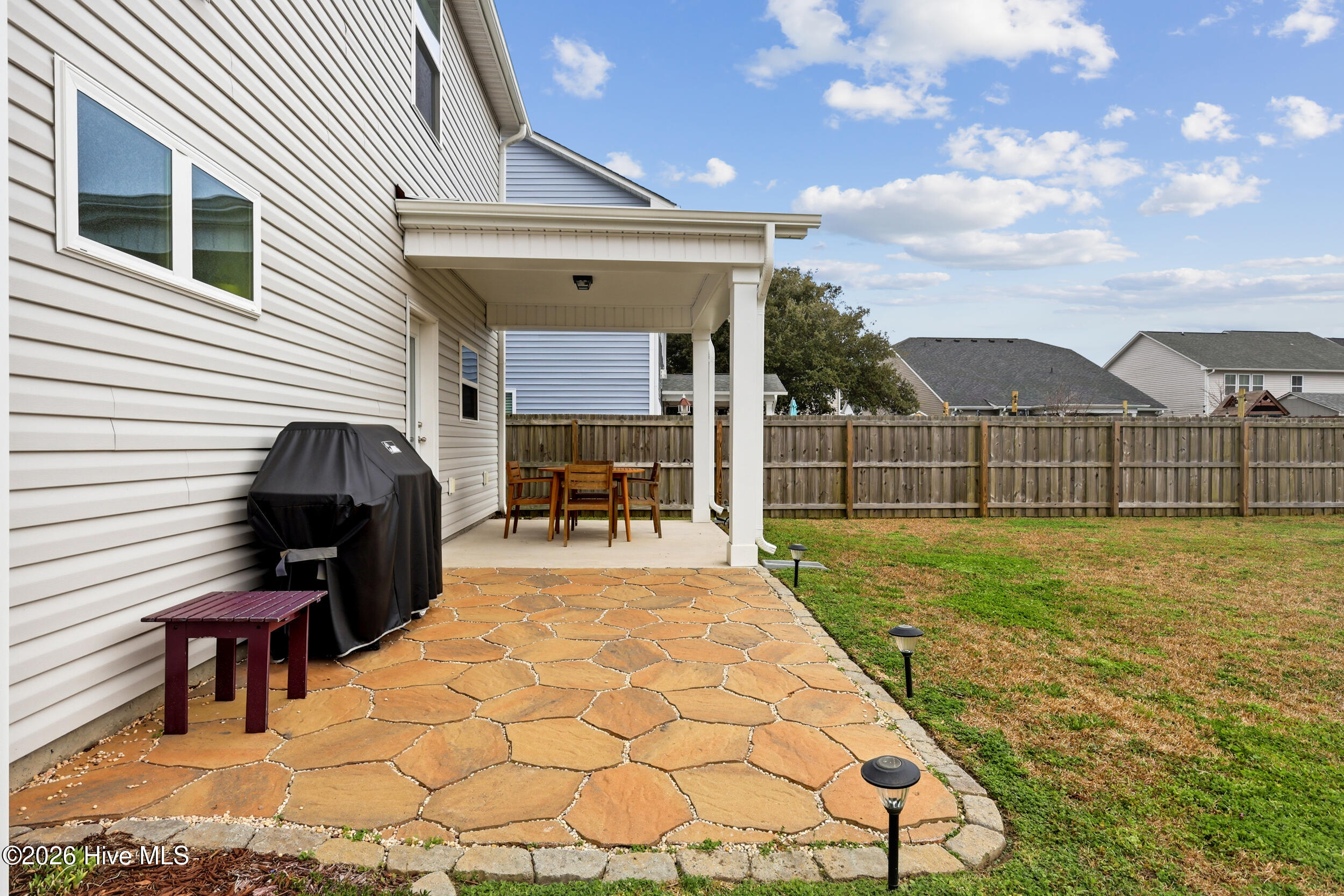 100565855 | Photo 37