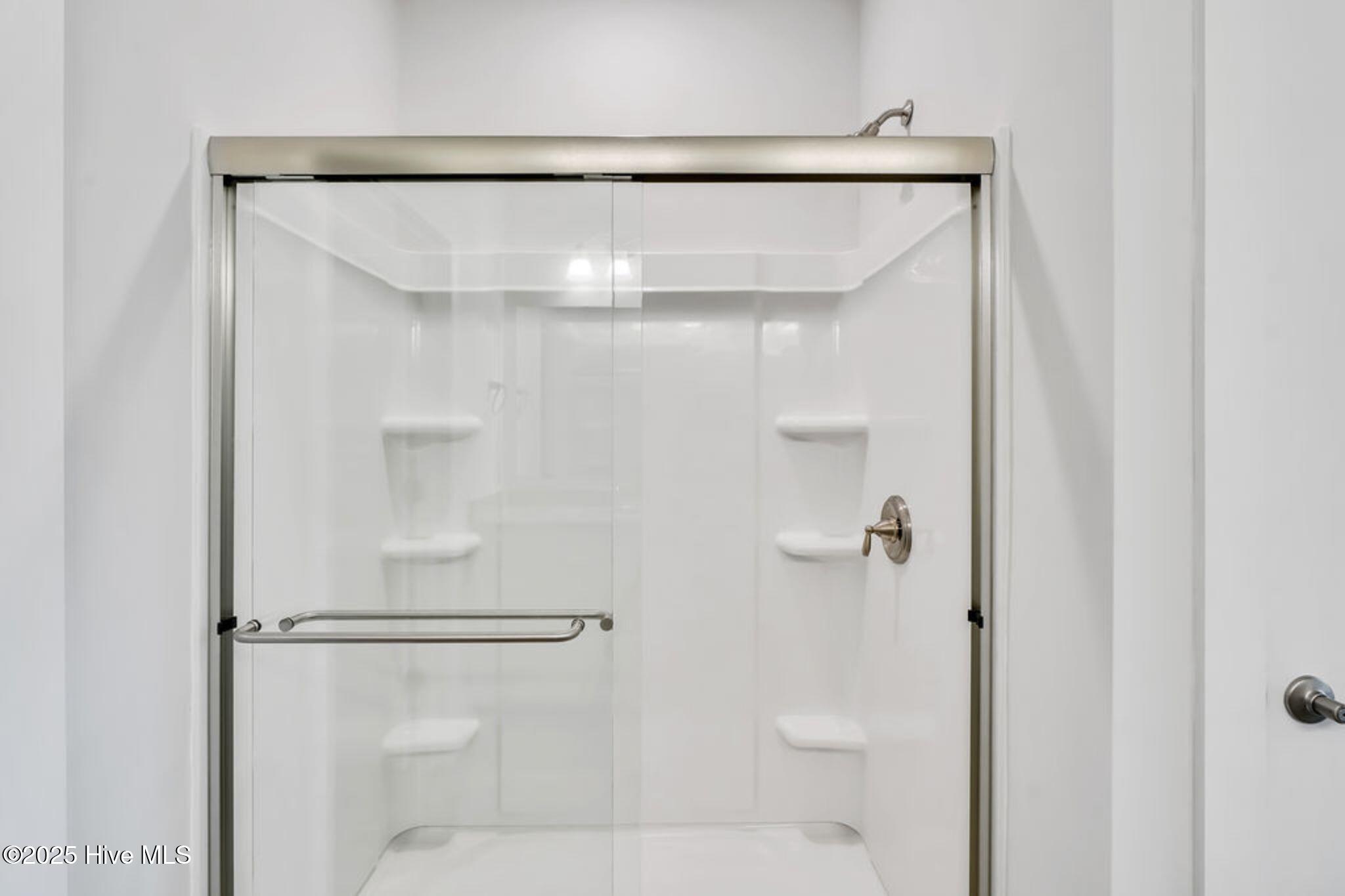 100558849 | Photo 20