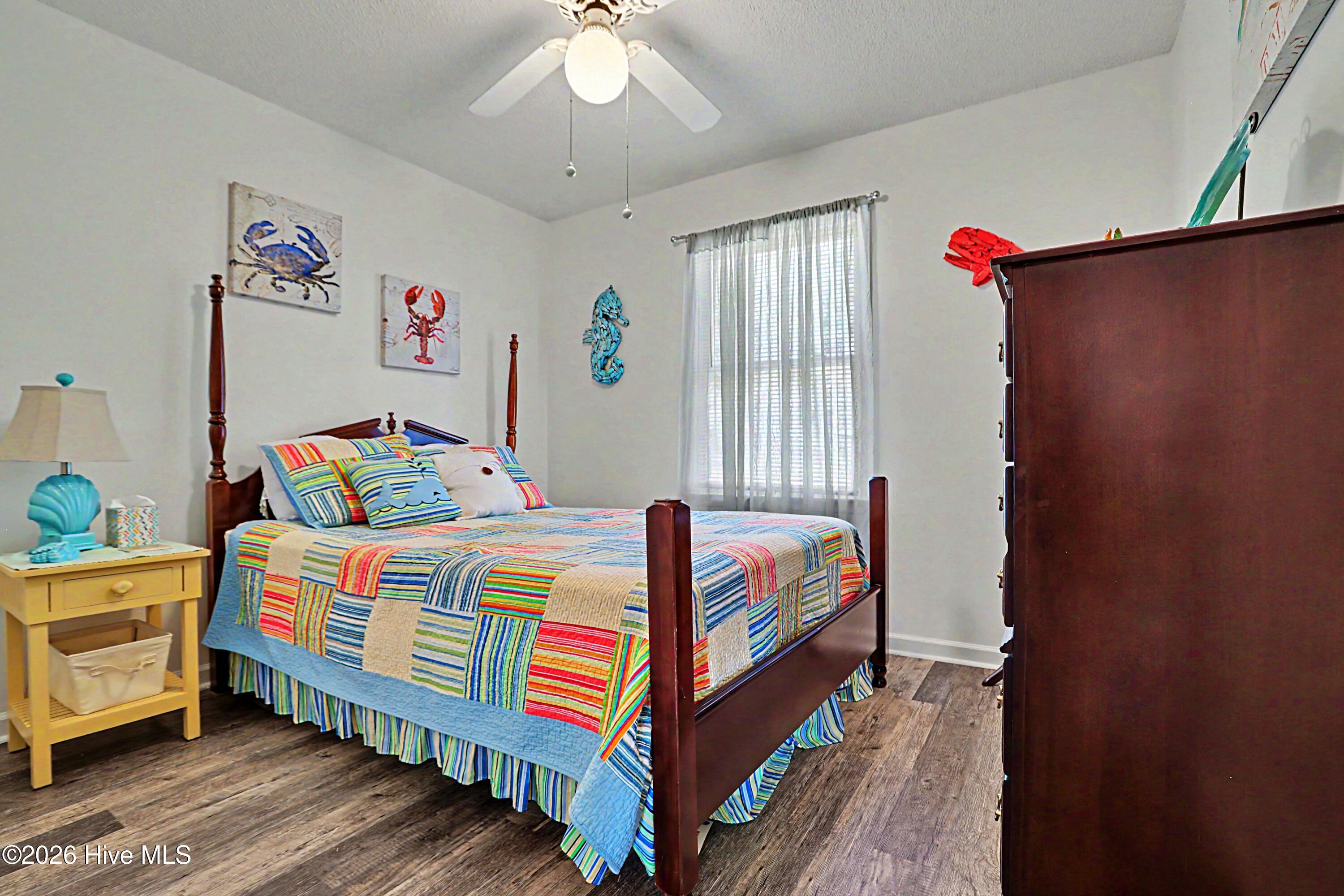 100563320 | Photo 25