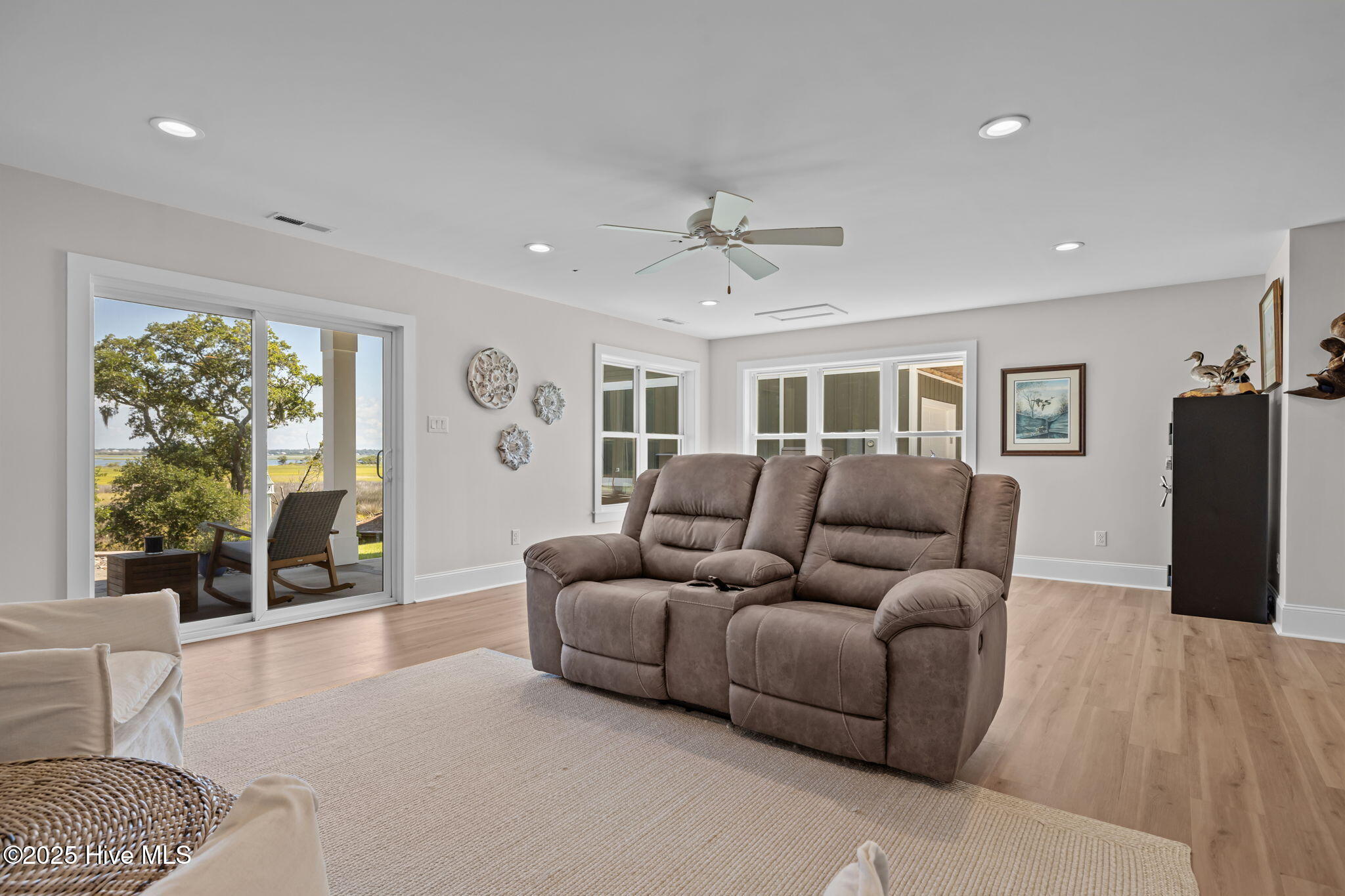 100549920 | Photo 15