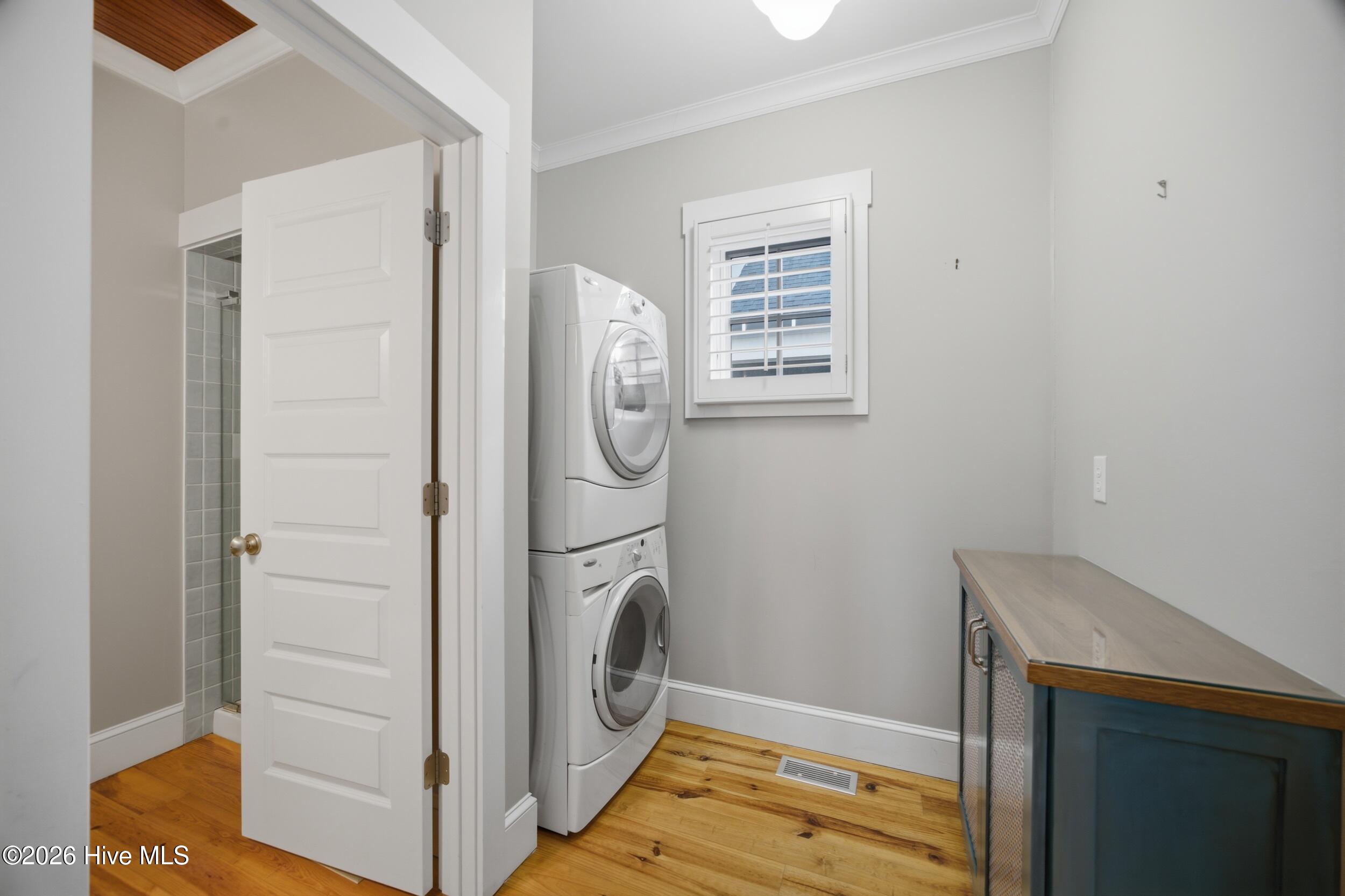 100566122 | Photo 11