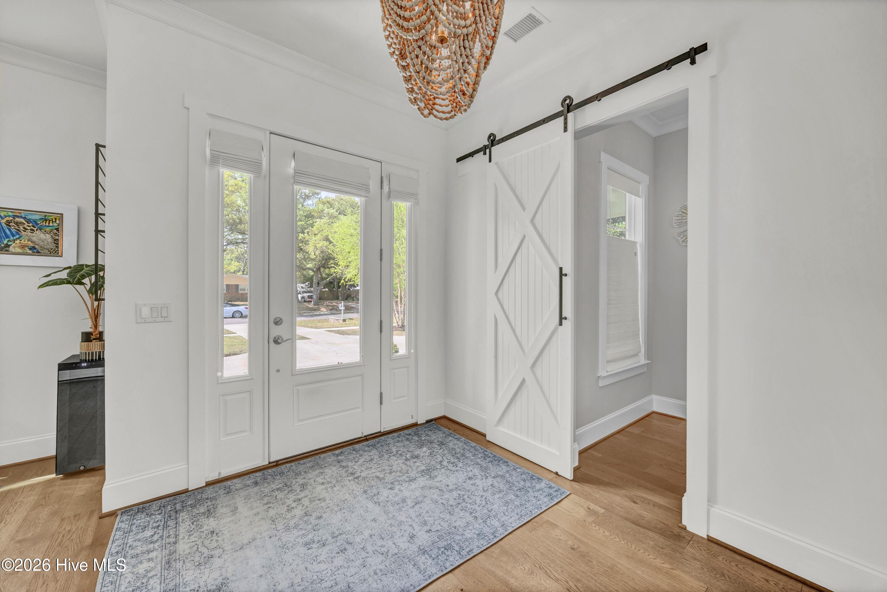 100566048 | Photo 10