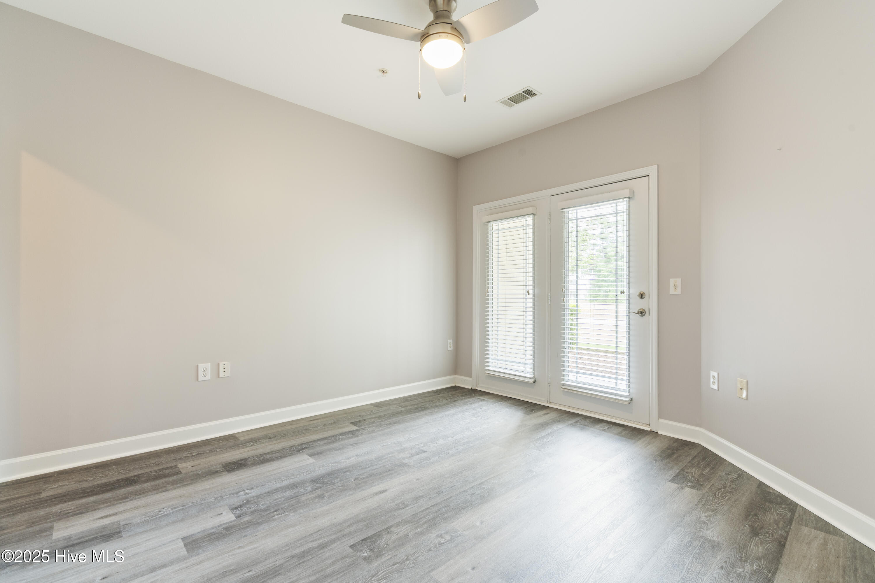 100525400 | Photo 19