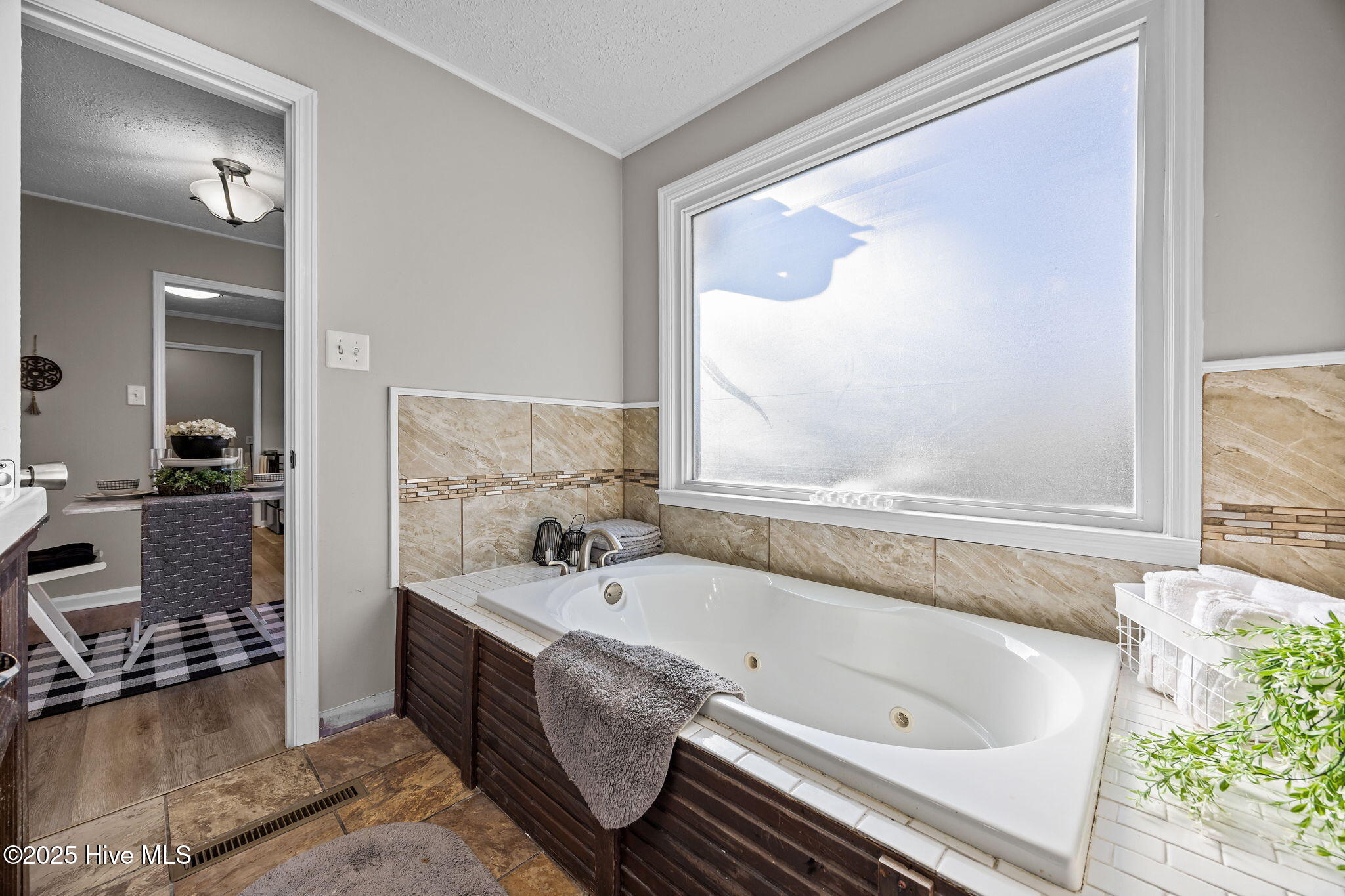 100543072 | Photo 17