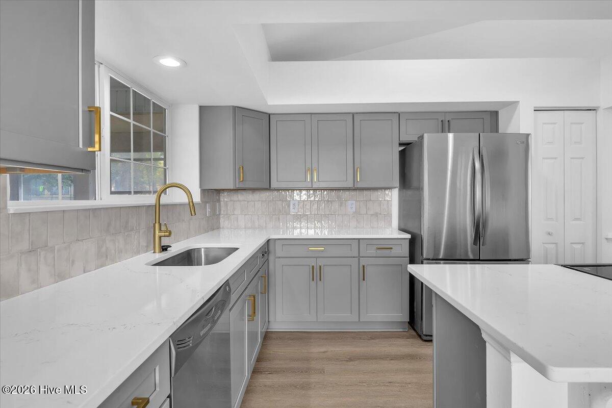 100564620 | Photo 12