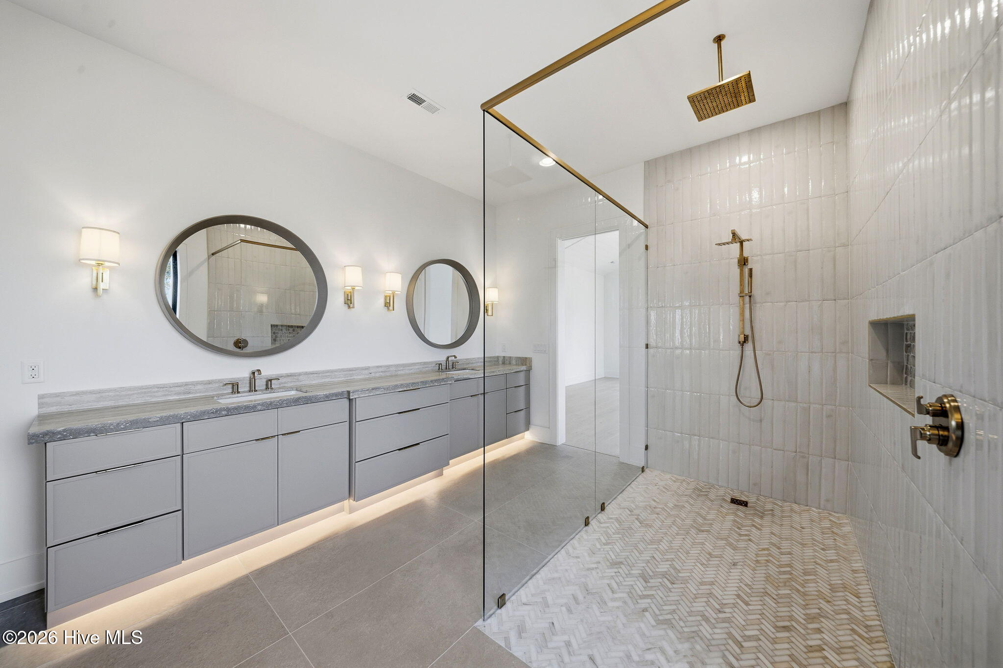 100500065 | Photo 38