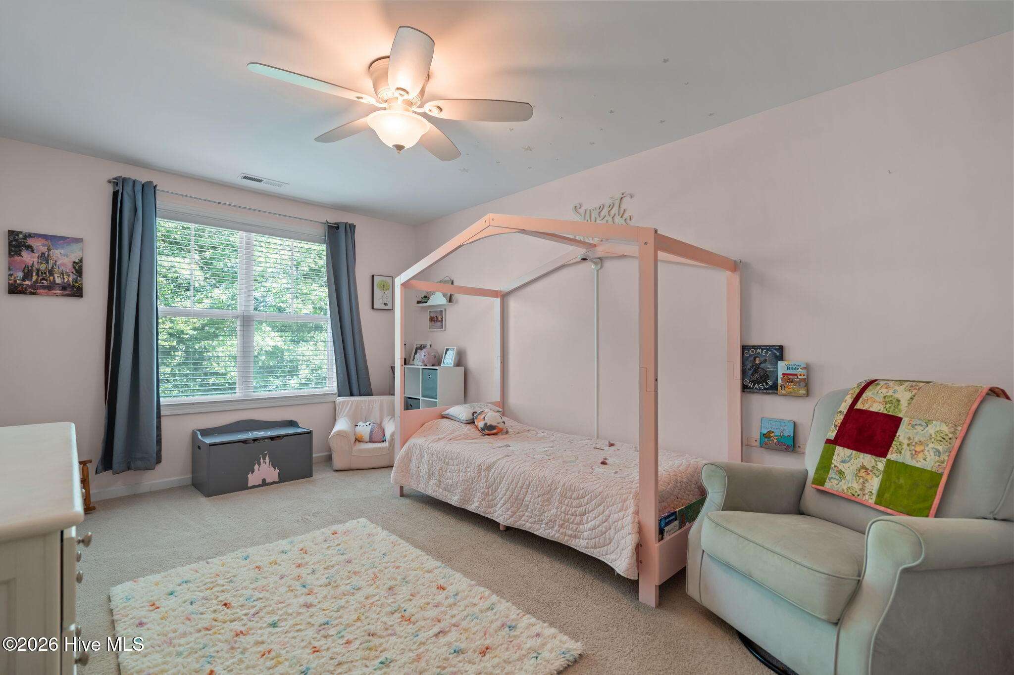 100570490 | Photo 32