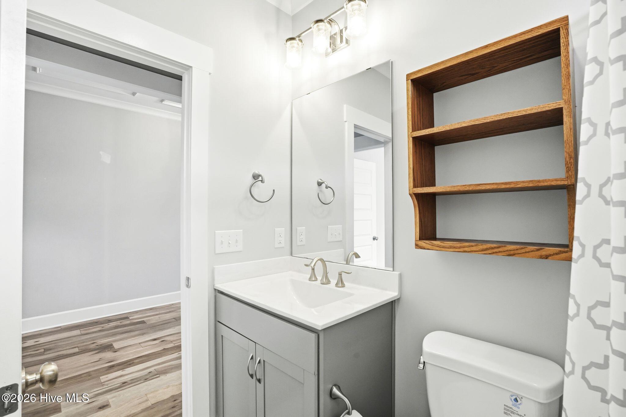 100565141 | Photo 23