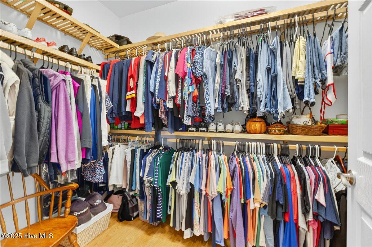 100534521 | Photo 25