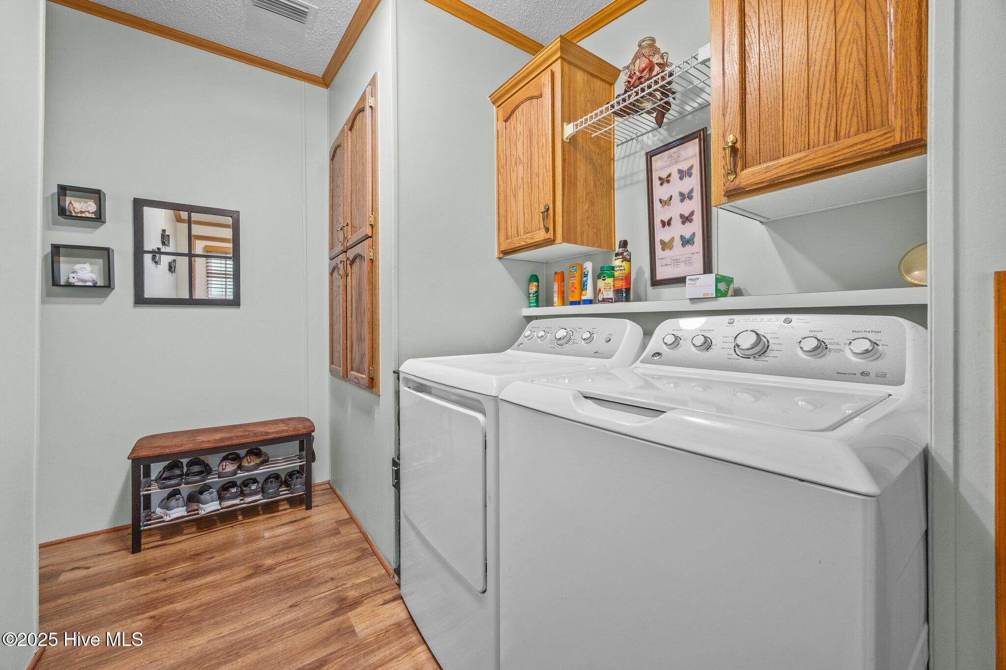 100514117 | Photo 42