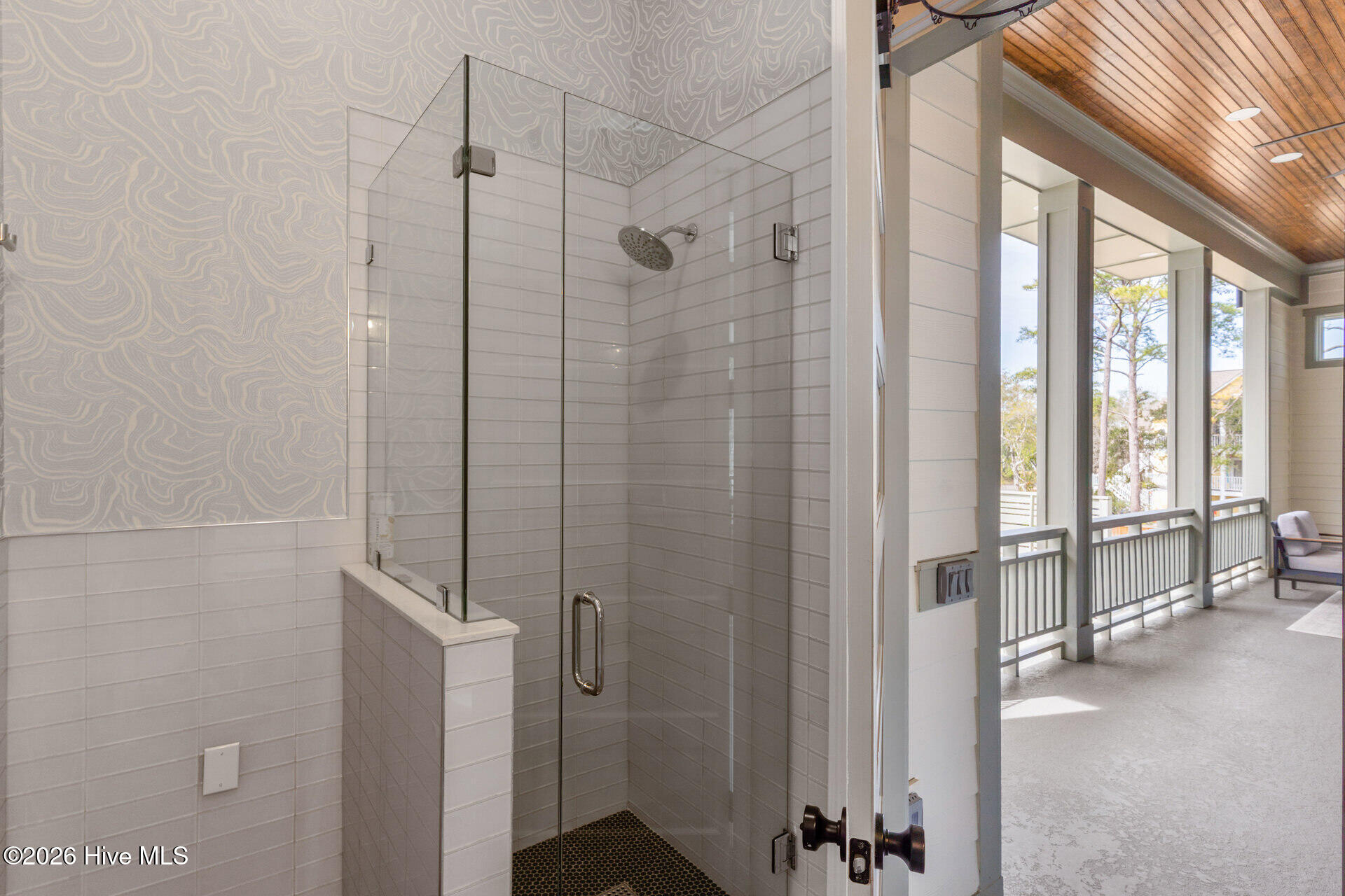 100553549 | Photo 62