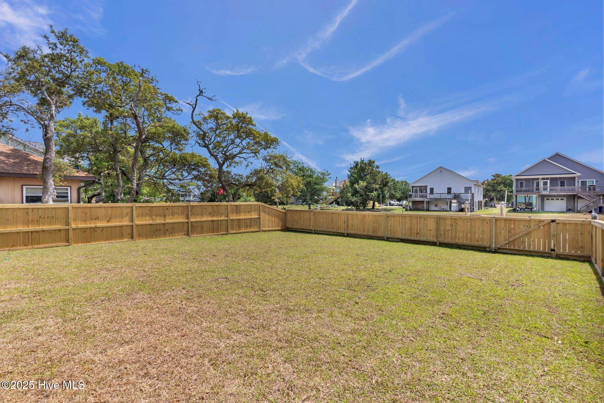 100547120 | Photo 41