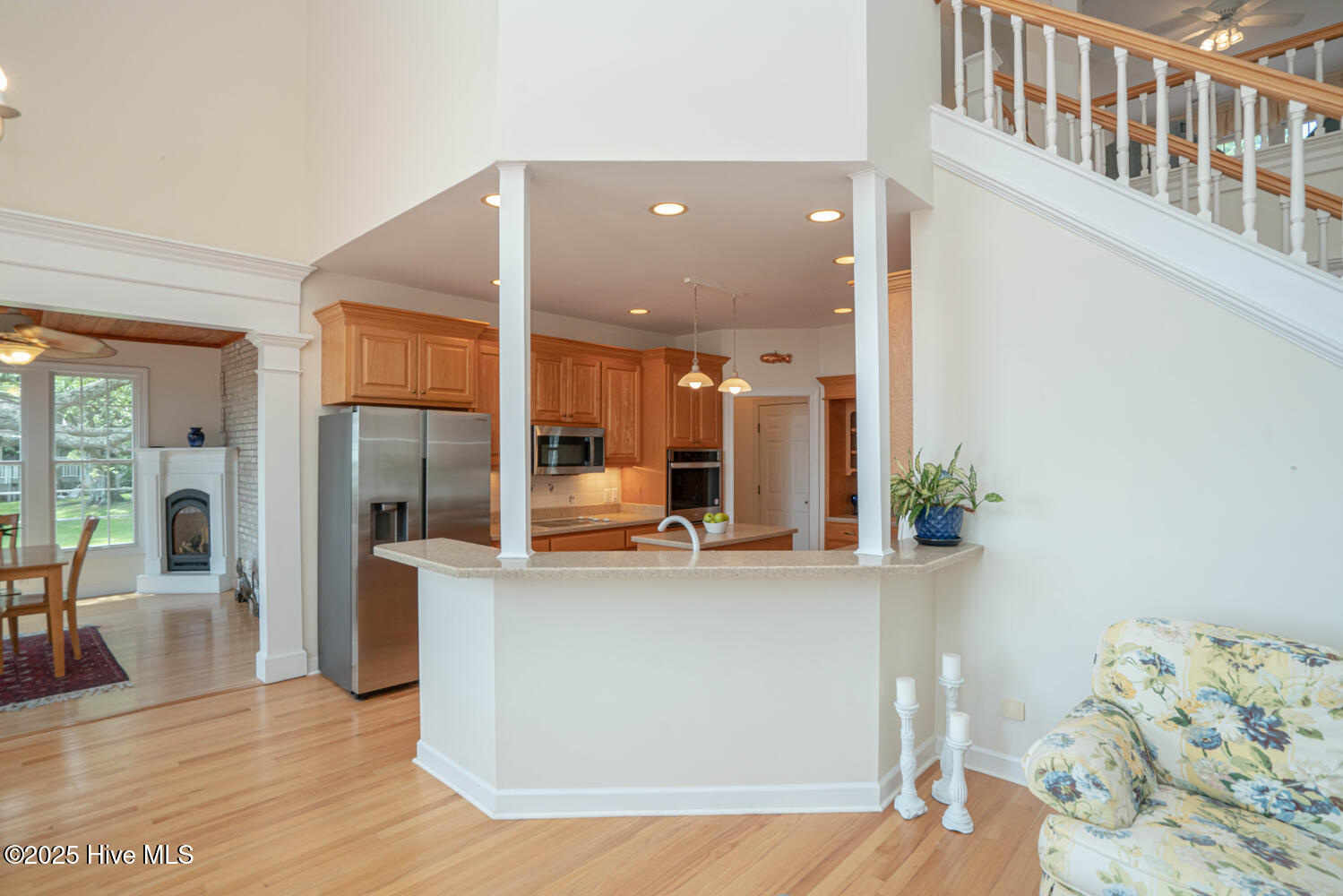 100510807 | Photo 28