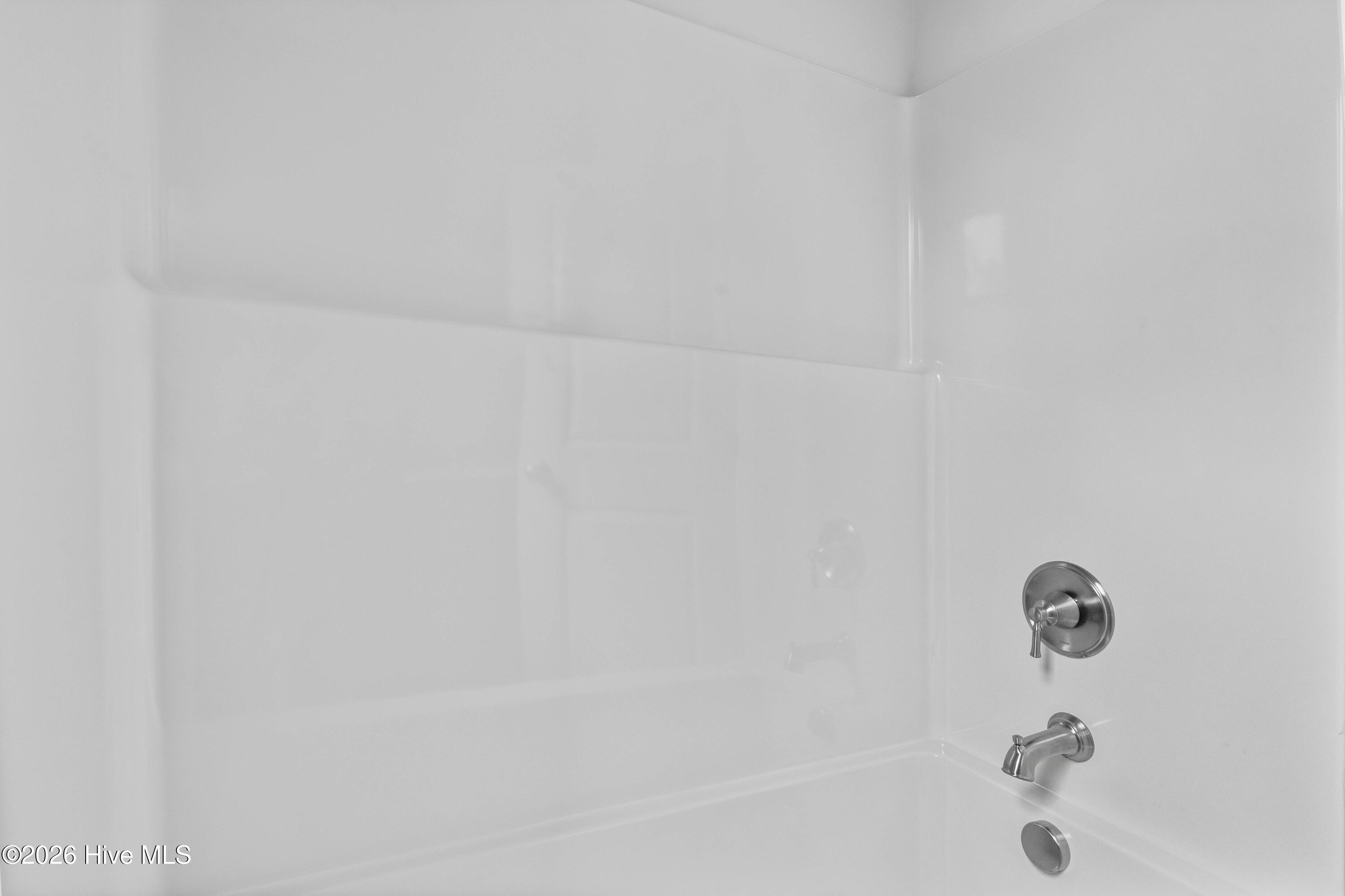 100523589 | Photo 21