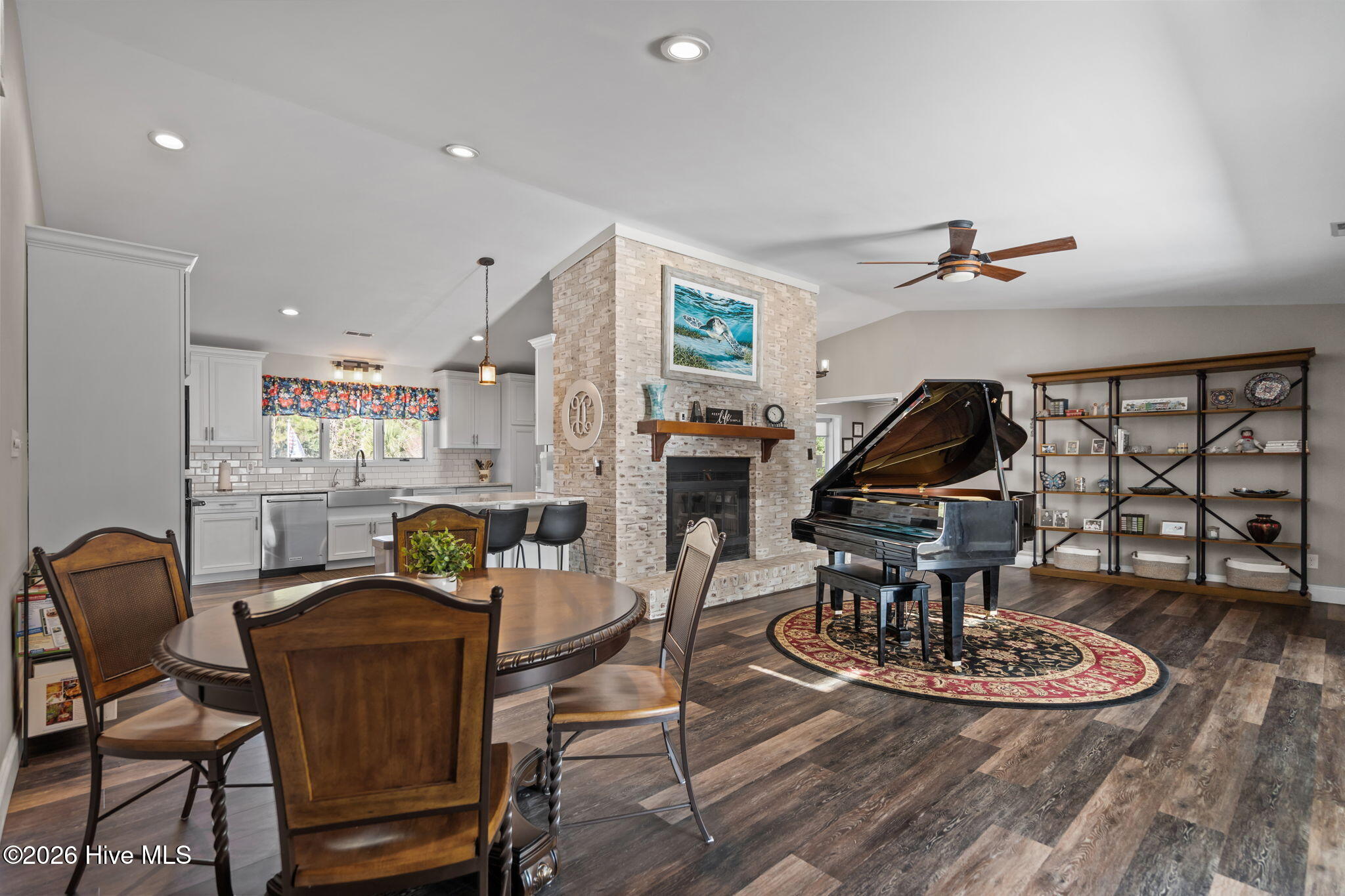 100554054 | Photo 31