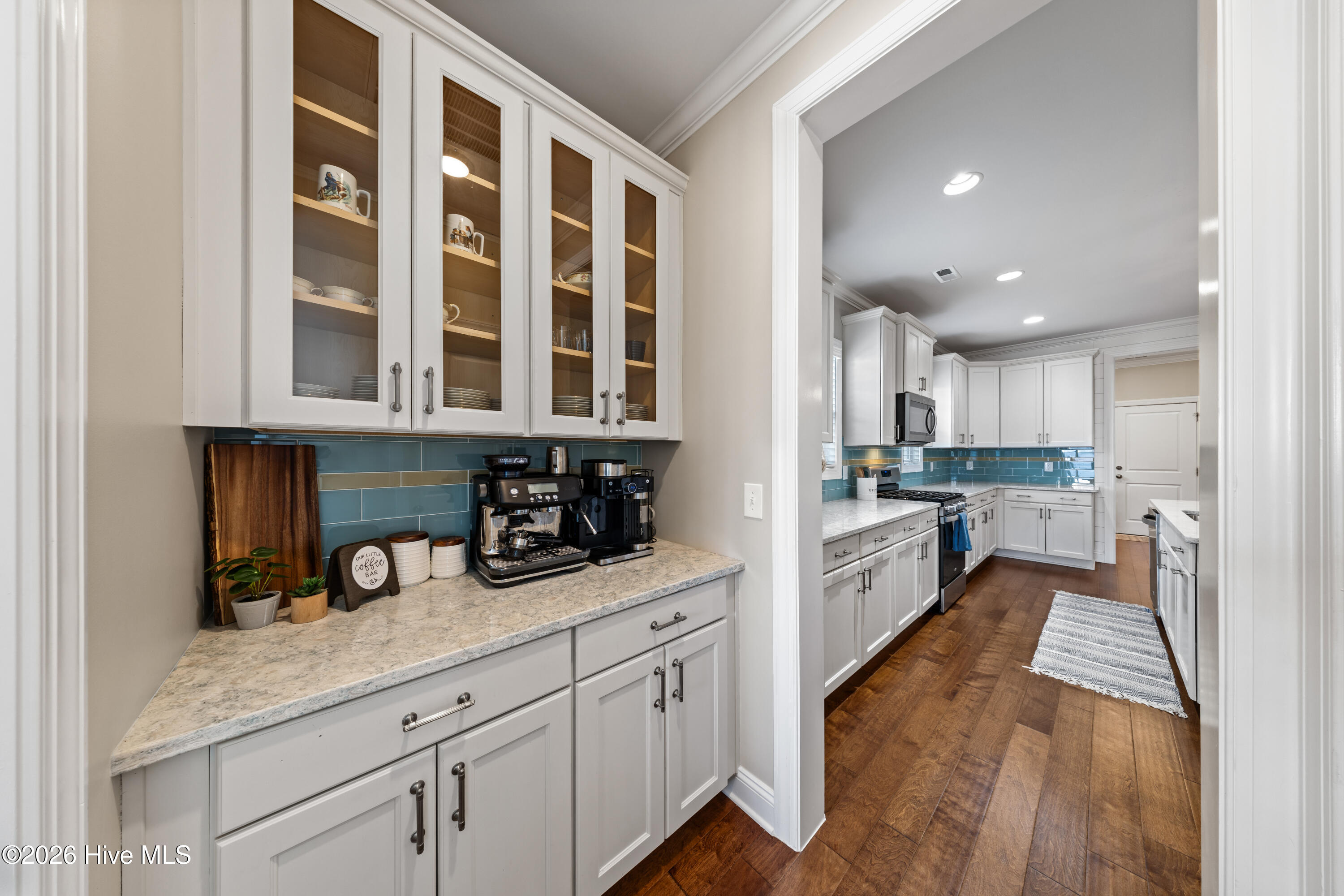 100561487 | Photo 12