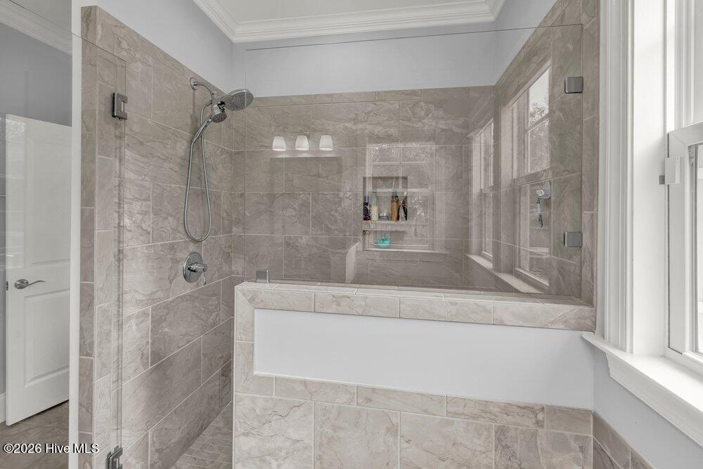 100555857 | Photo 22