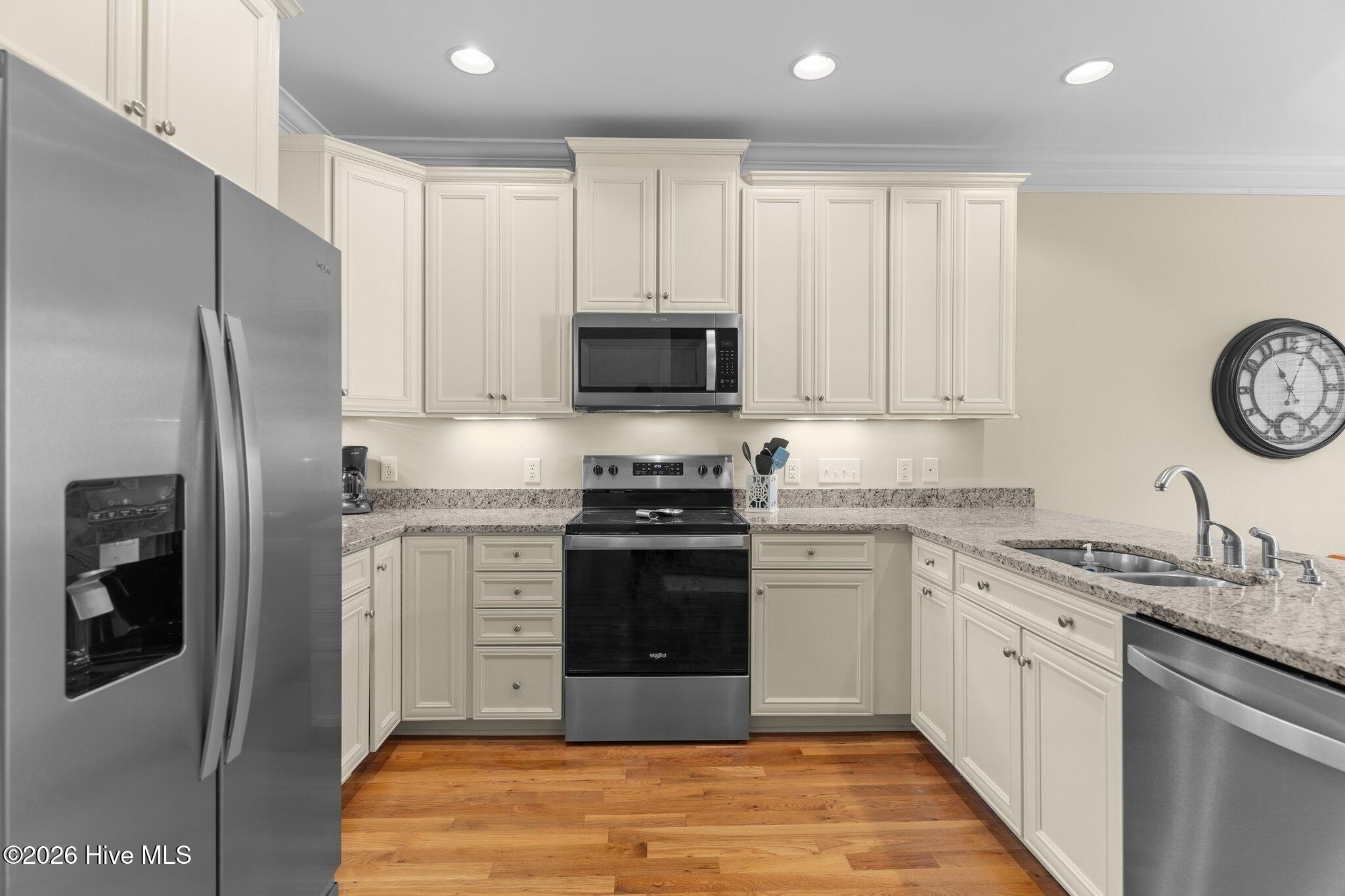 100551448 | Photo 11