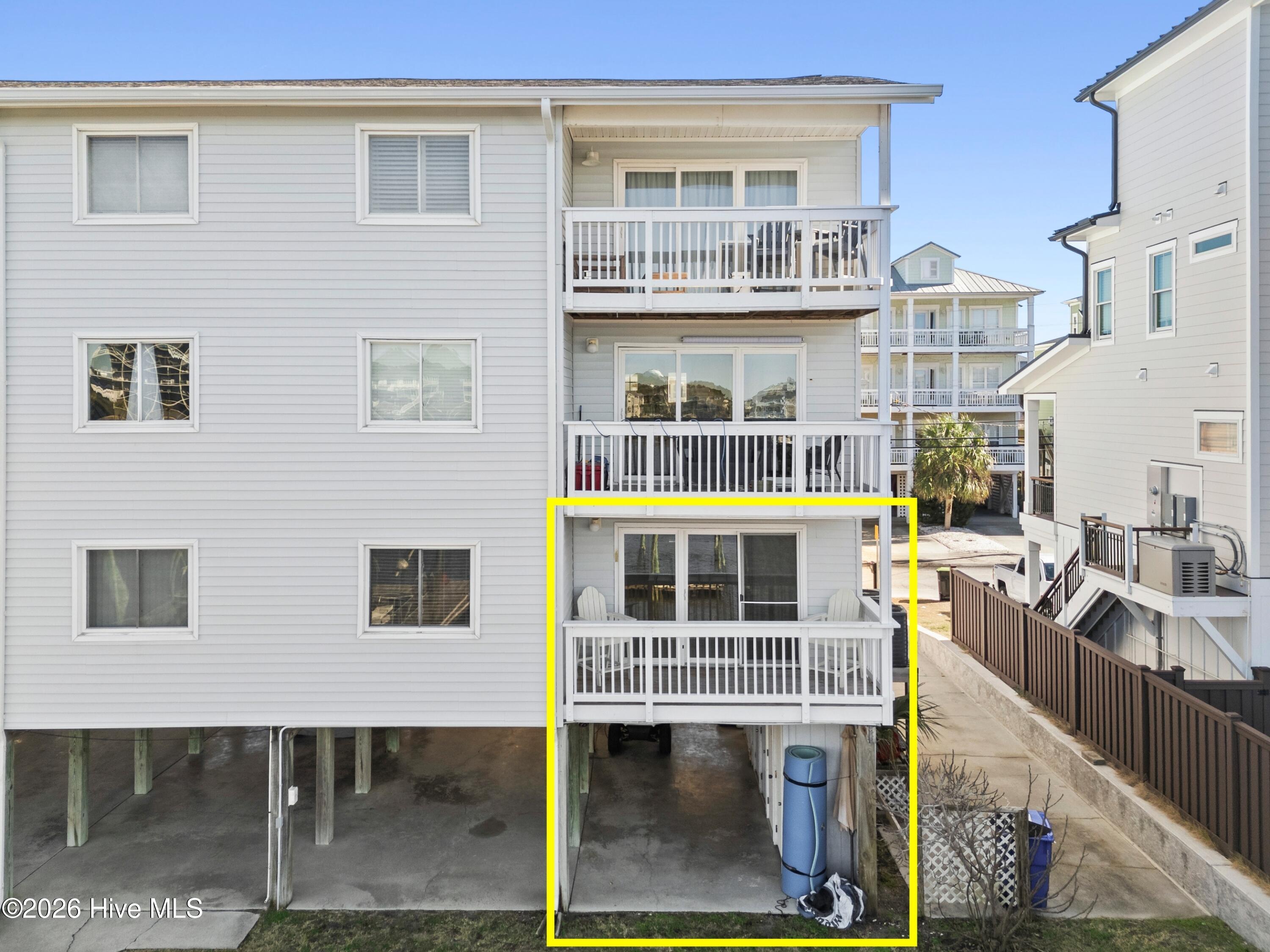 100550502 | Photo 33