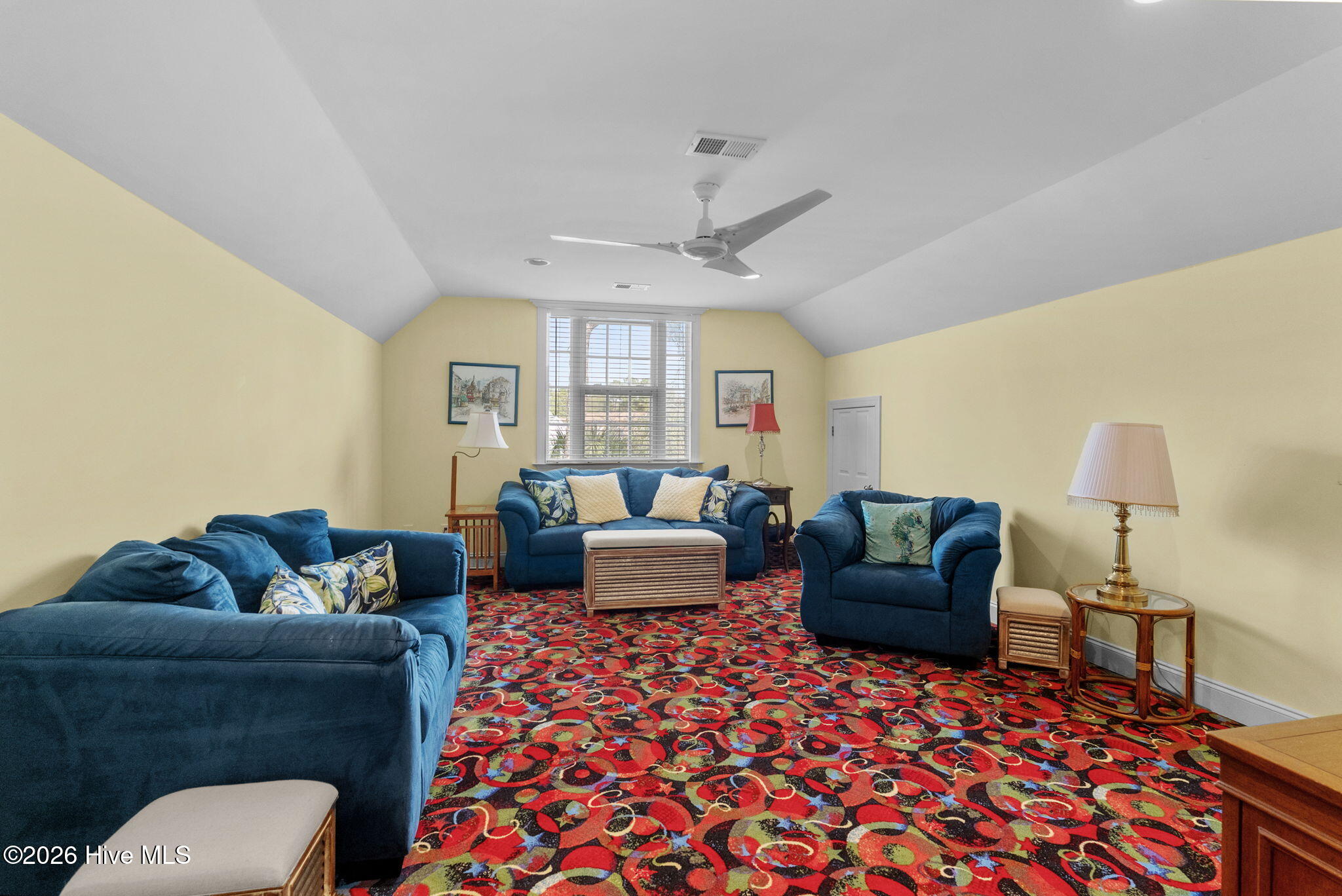 100565565 | Photo 47