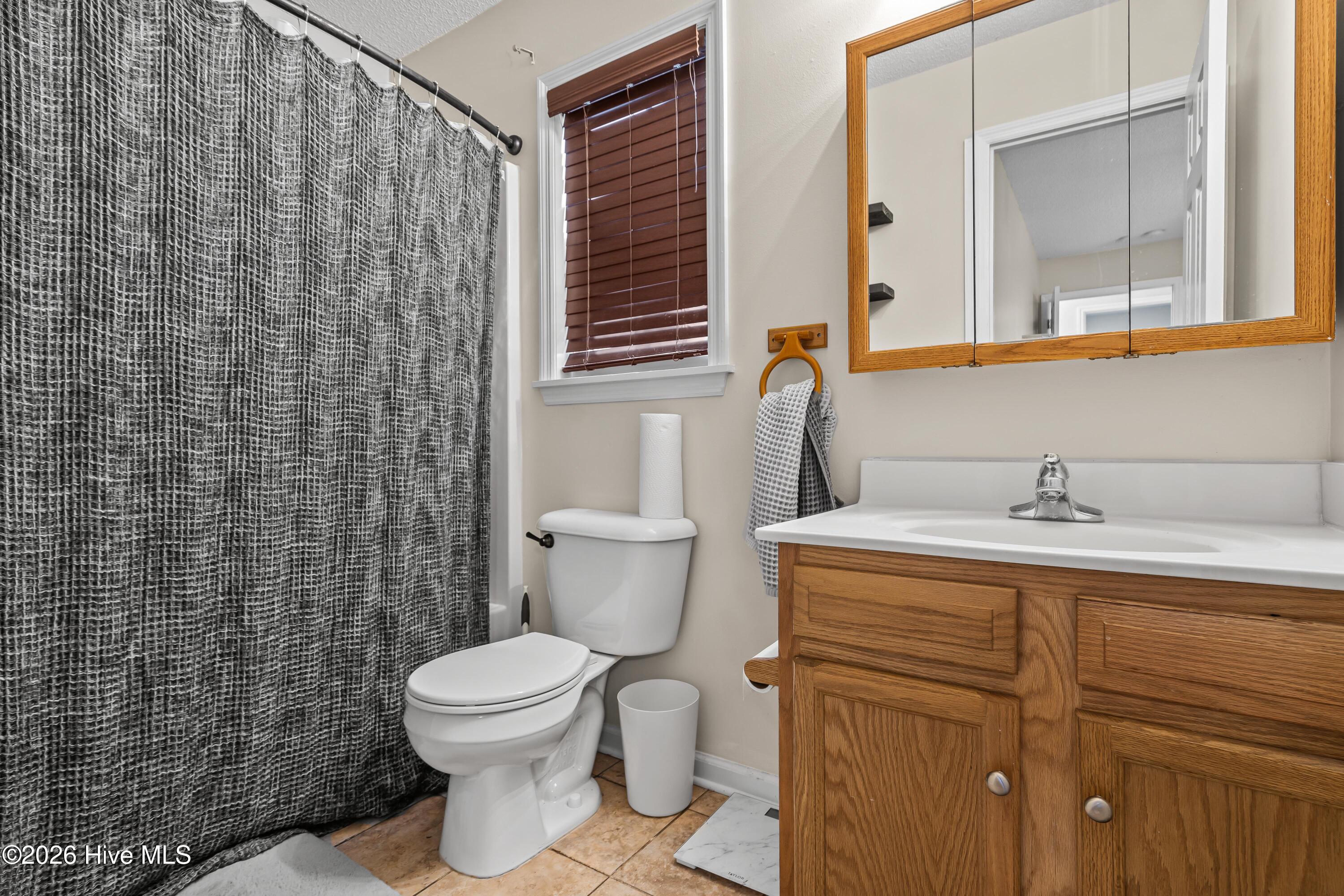 100548732 | Photo 12