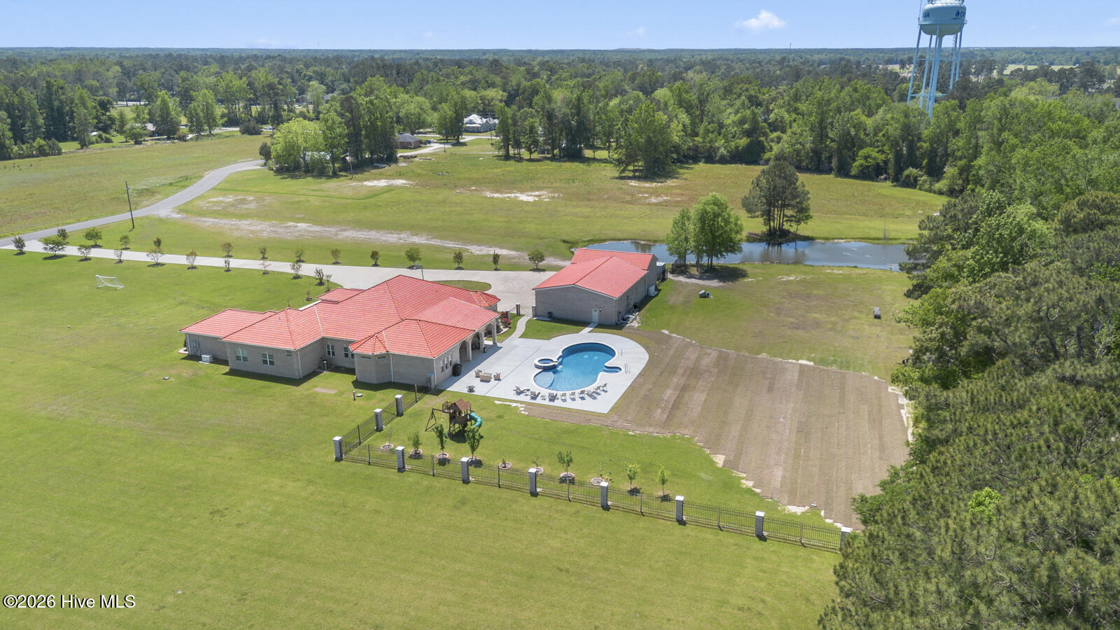 100546022 | Photo 92