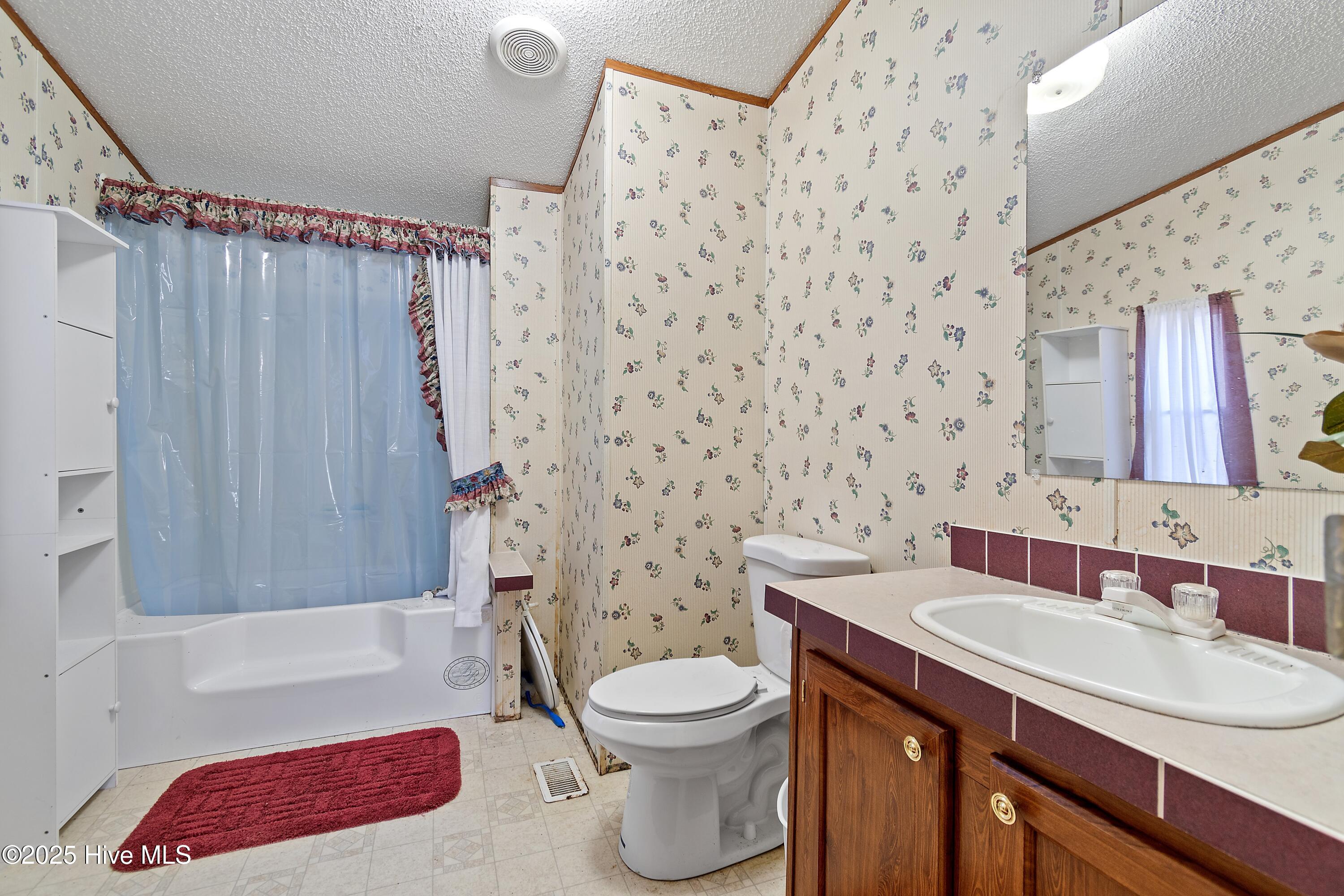 100546614 | Photo 15