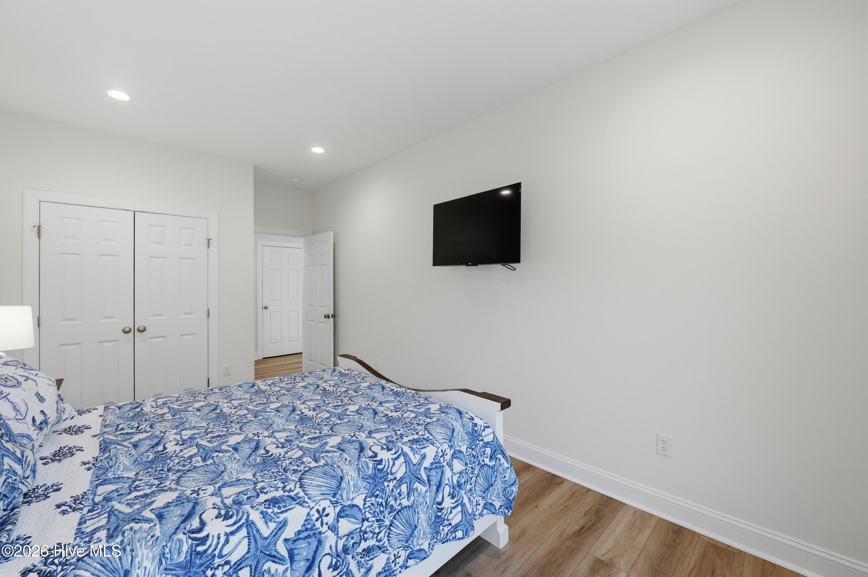 100561977 | Photo 30