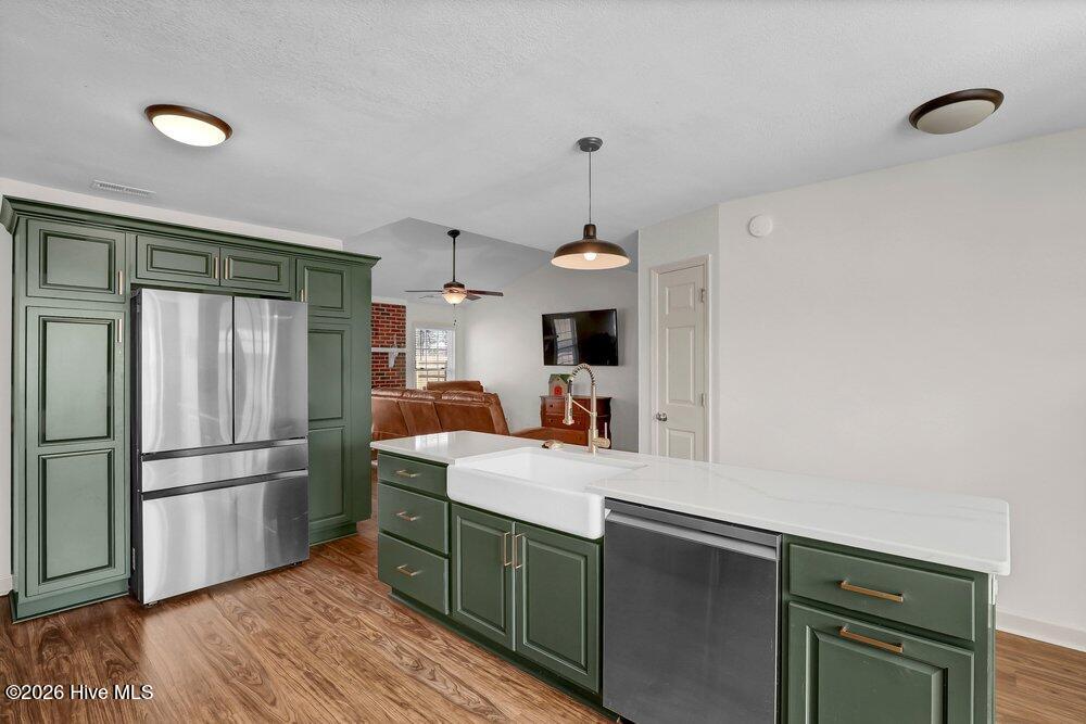 100557647 | Photo 10