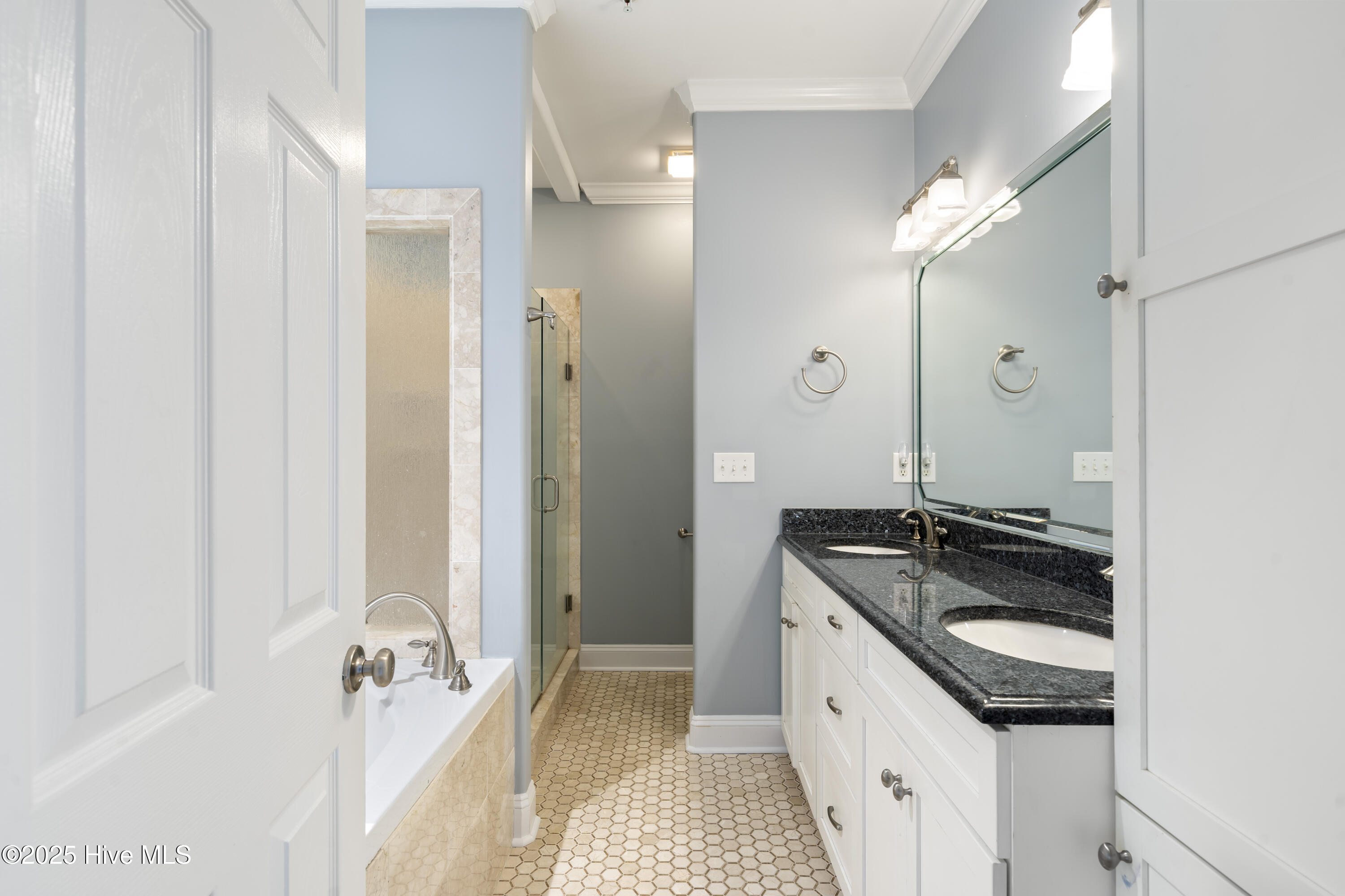 100530858 | Photo 38