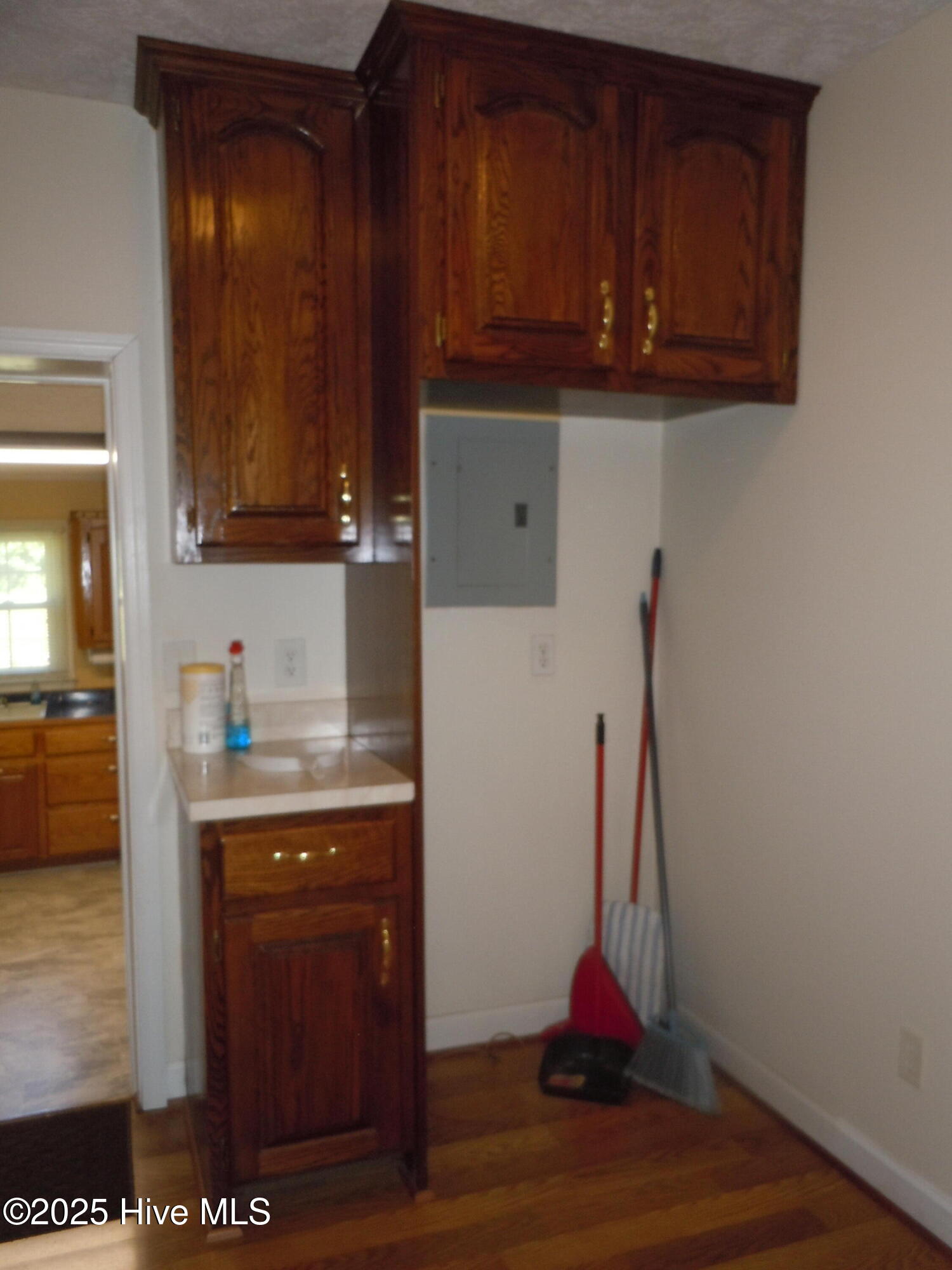 100528671 | Photo 22