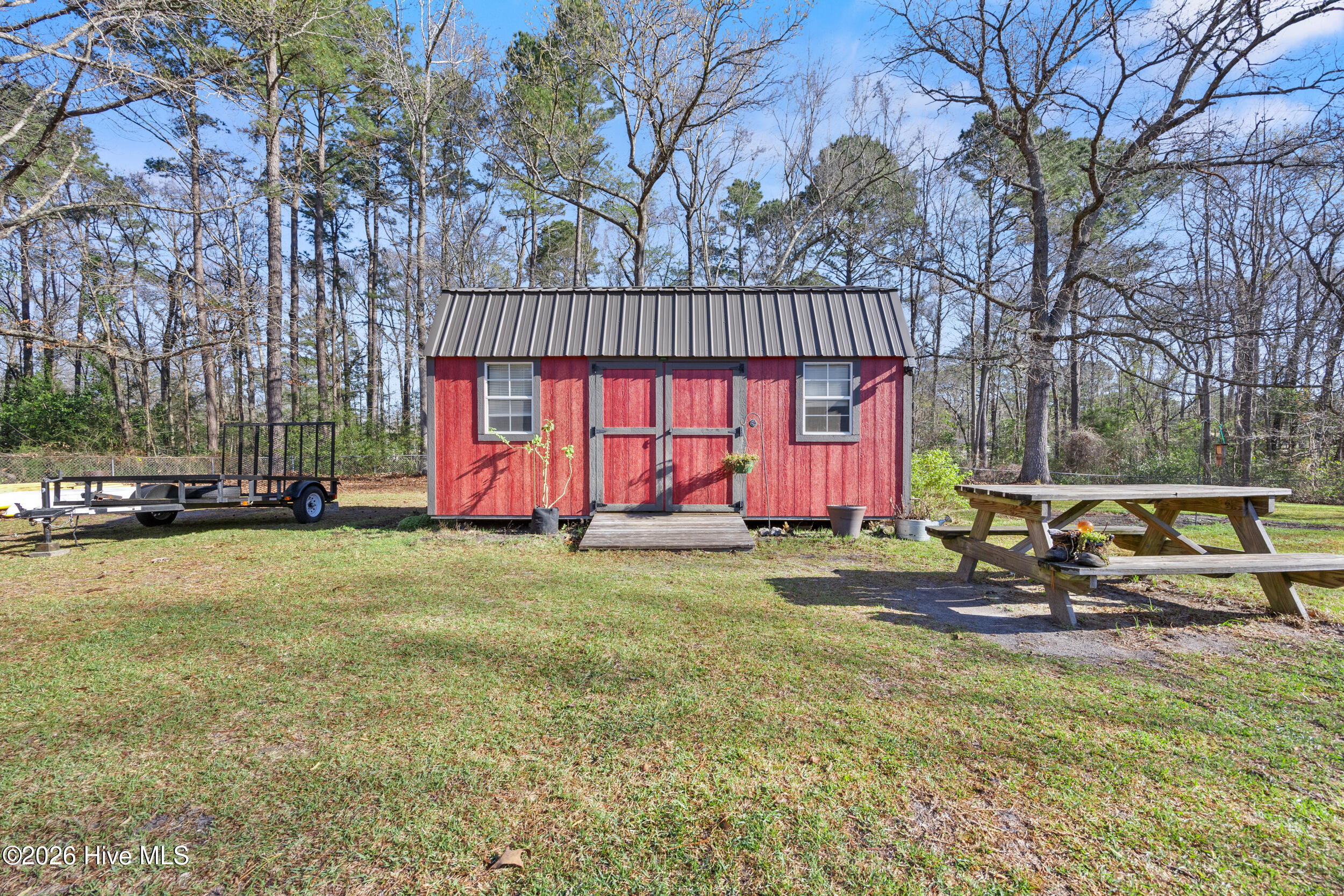 100560402 | Photo 34