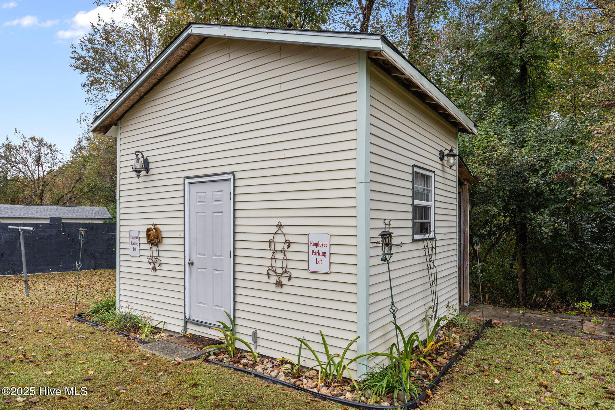 100538869 | Photo 28